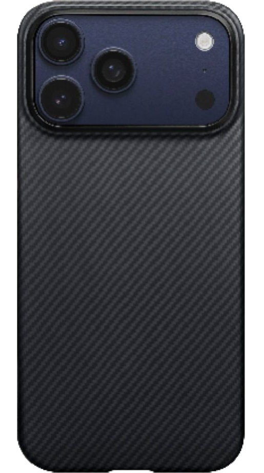 Czarna obudowa telefonu z wzorem z włókna węglowego. Ma moduł aparatu z trzema obiektywami i lampą błyskową.