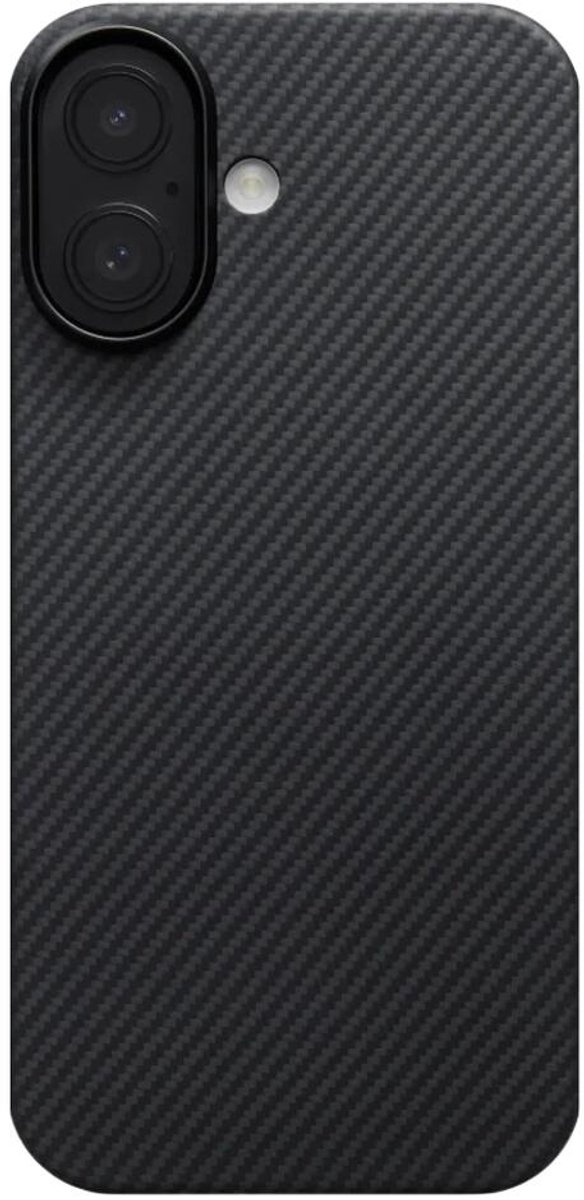 Zbliżenie etui na telefon. Etui jest czarne ze wzorem z włókna węglowego. Obiektywy aparatu u góry.