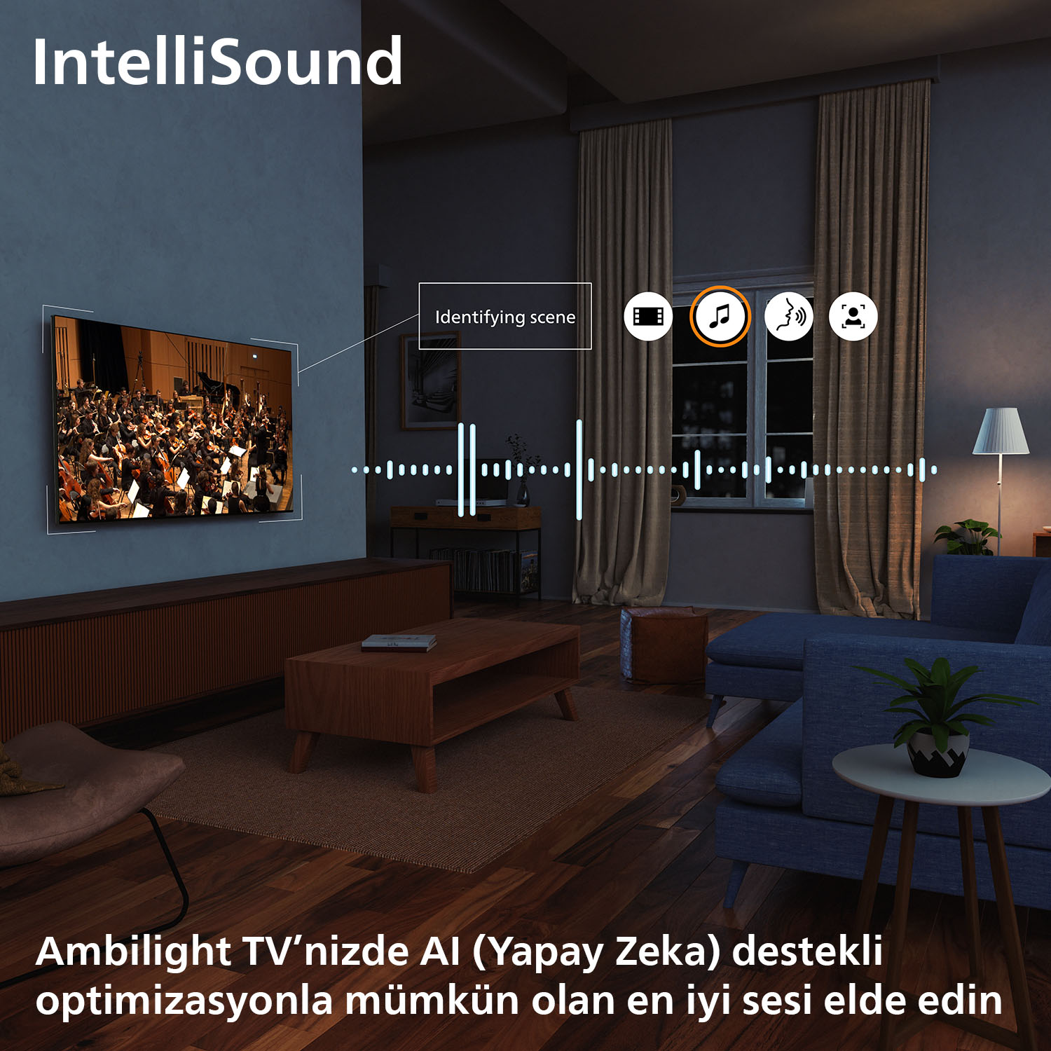 Orkestra gösteren TV'li oturma odası, IntelliSound logosu ve AI sahne tanımlama simgeleri. Bir kanepe ve sehpa var.