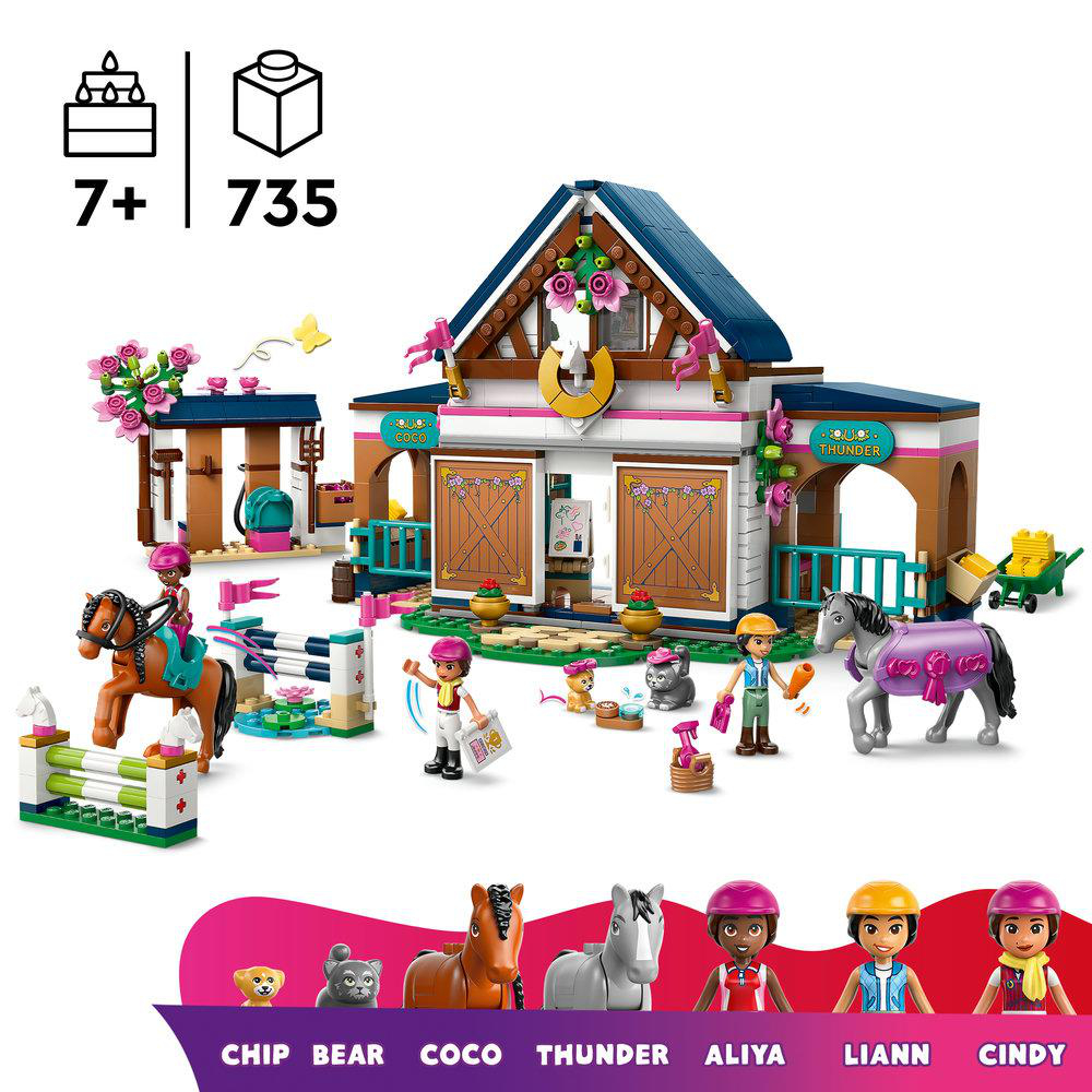Ein Lego-Set zeigt einen Pferdestall mit Pferden, Reitern und Zubehör. Das Set enthält Figuren namens Aliya, Lian und Cindy.