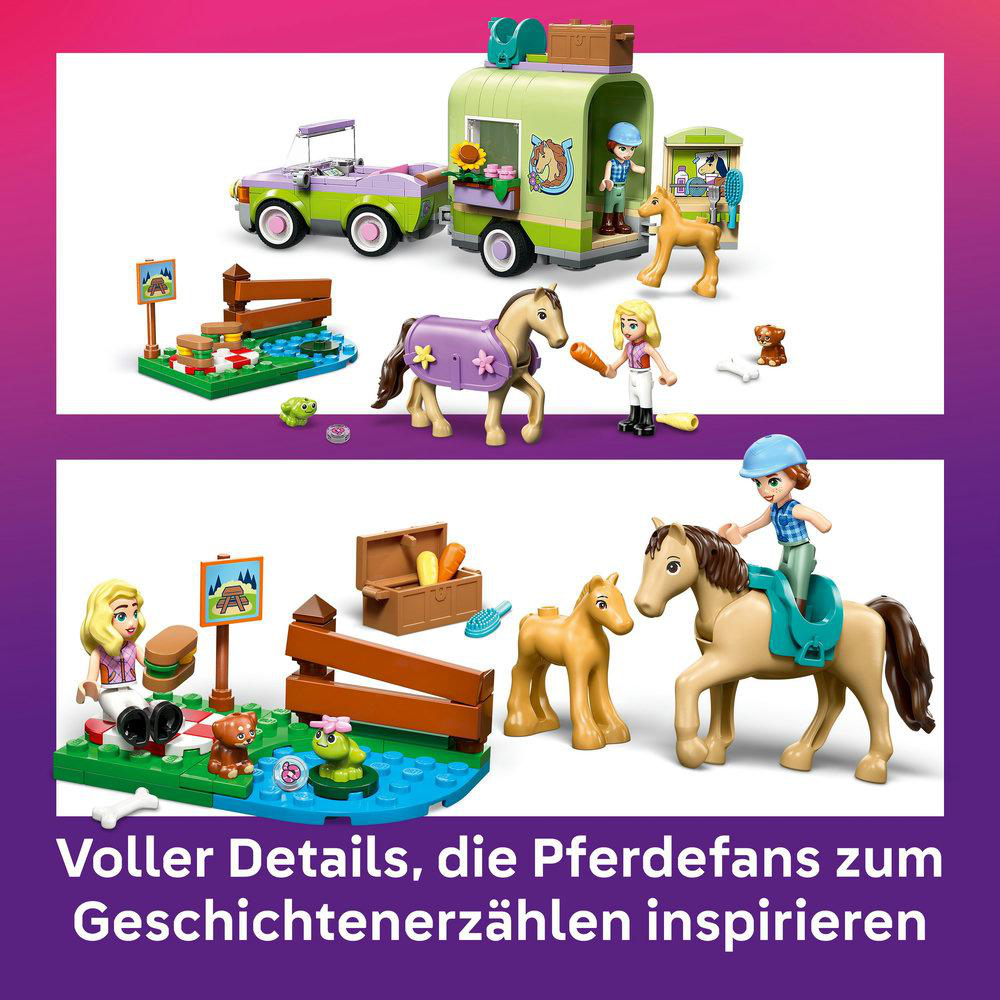 Ein Lego-Set mit Pferden, einem grünen Anhänger und Spielfiguren. Details umfassen Zubehör und einen lilafarbenen Hintergrund.