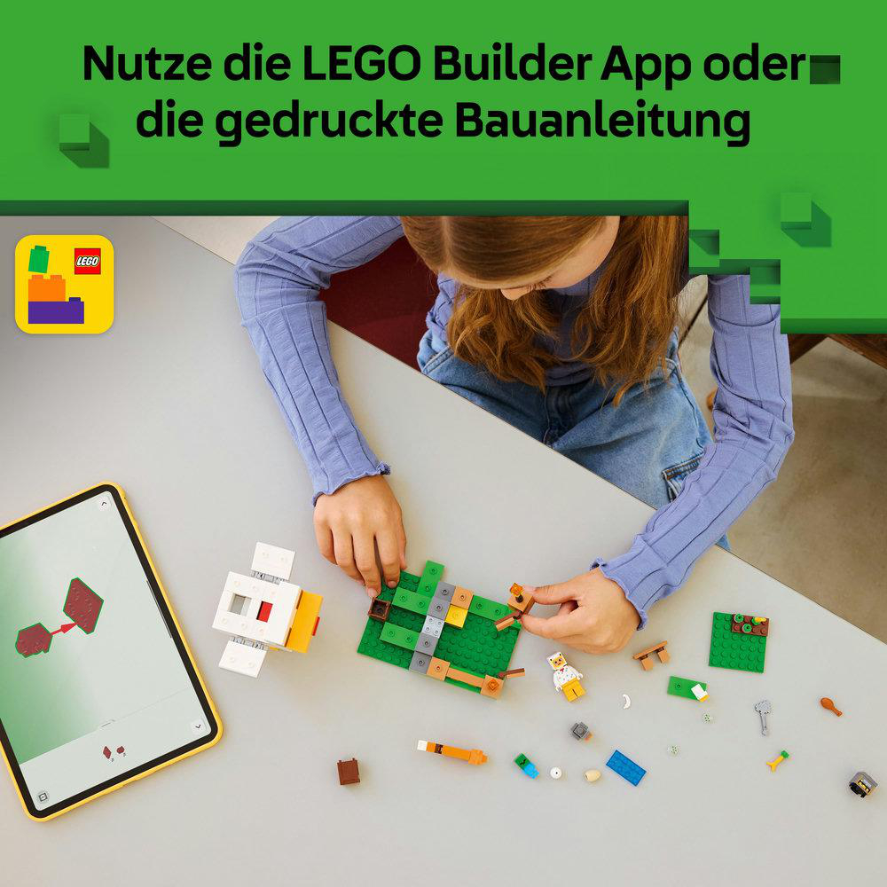 Ein Mädchen baut mit LEGOs. Ein Tablet zeigt Anweisungen. Verschiedene LEGO-Teile sind auf dem Tisch verstreut: grün, gelb, weiß und braun.