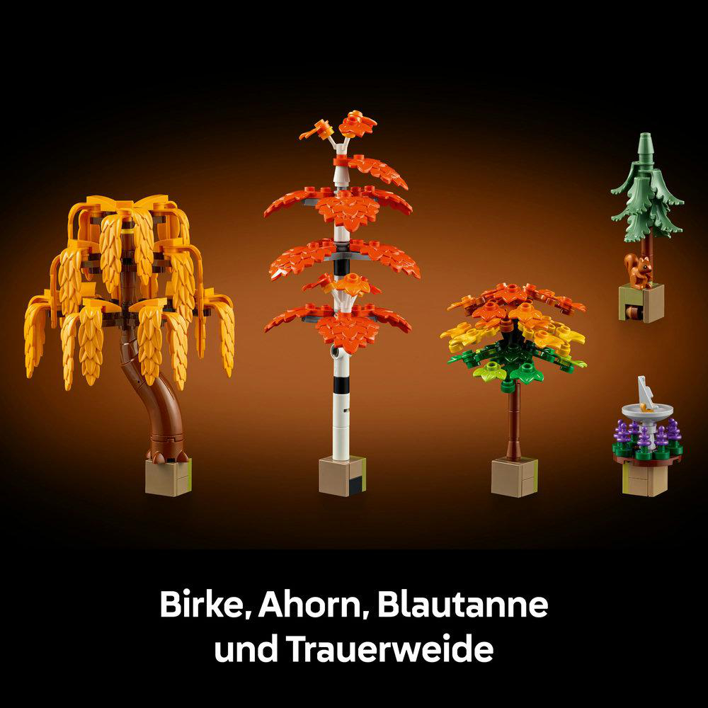 Das Bild zeigt Lego-Bäume: Trauerweide, Birke, Ahorn, Blaufichte und eine kleine dekorative Struktur. Alle sind vor dunklem Hintergrund.
