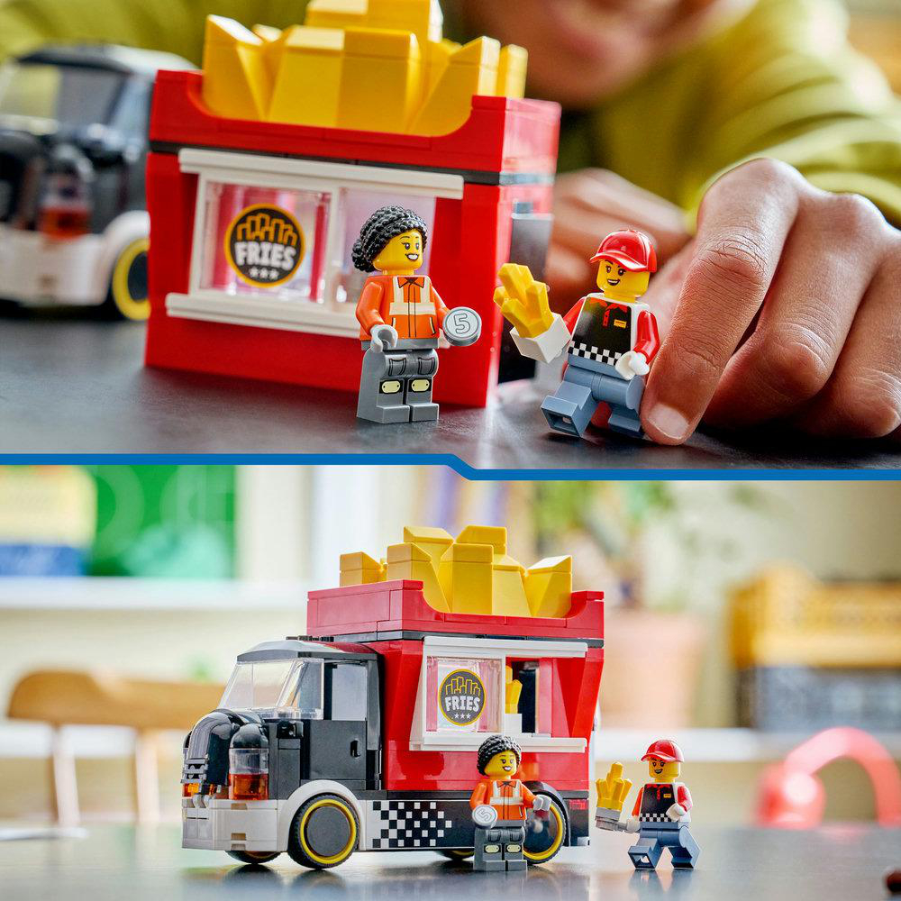 Lego Pommes-Shop und Foodtruck mit Minifiguren. Zwei Minifiguren stehen am Shop, eine mit Münze. Eine weitere steht am Truck.
