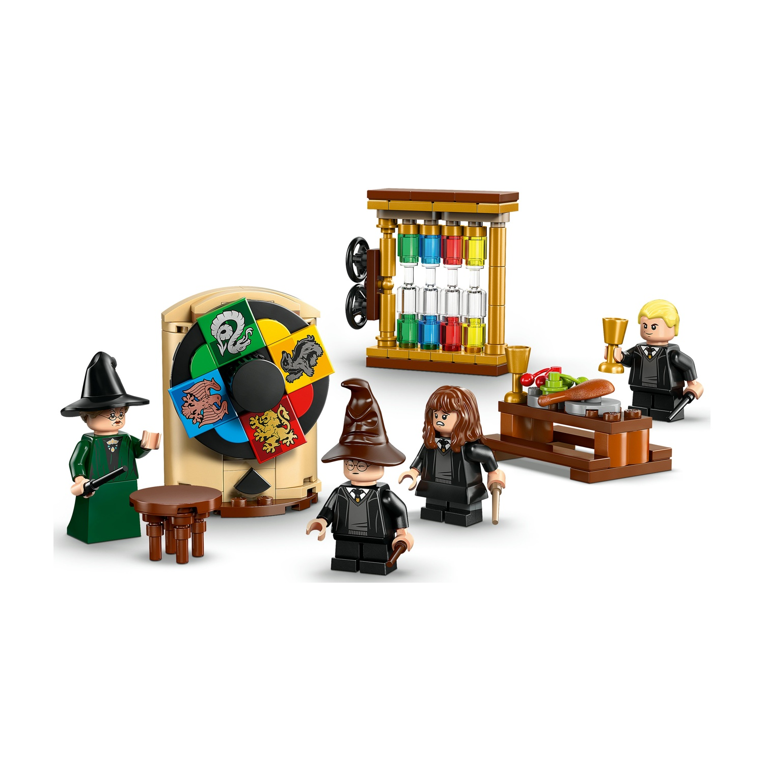 Set Lego raffigurante i personaggi di Harry Potter. Include minifigure, un cappello, un tavolo con cibo e un'esposizione di pozioni.