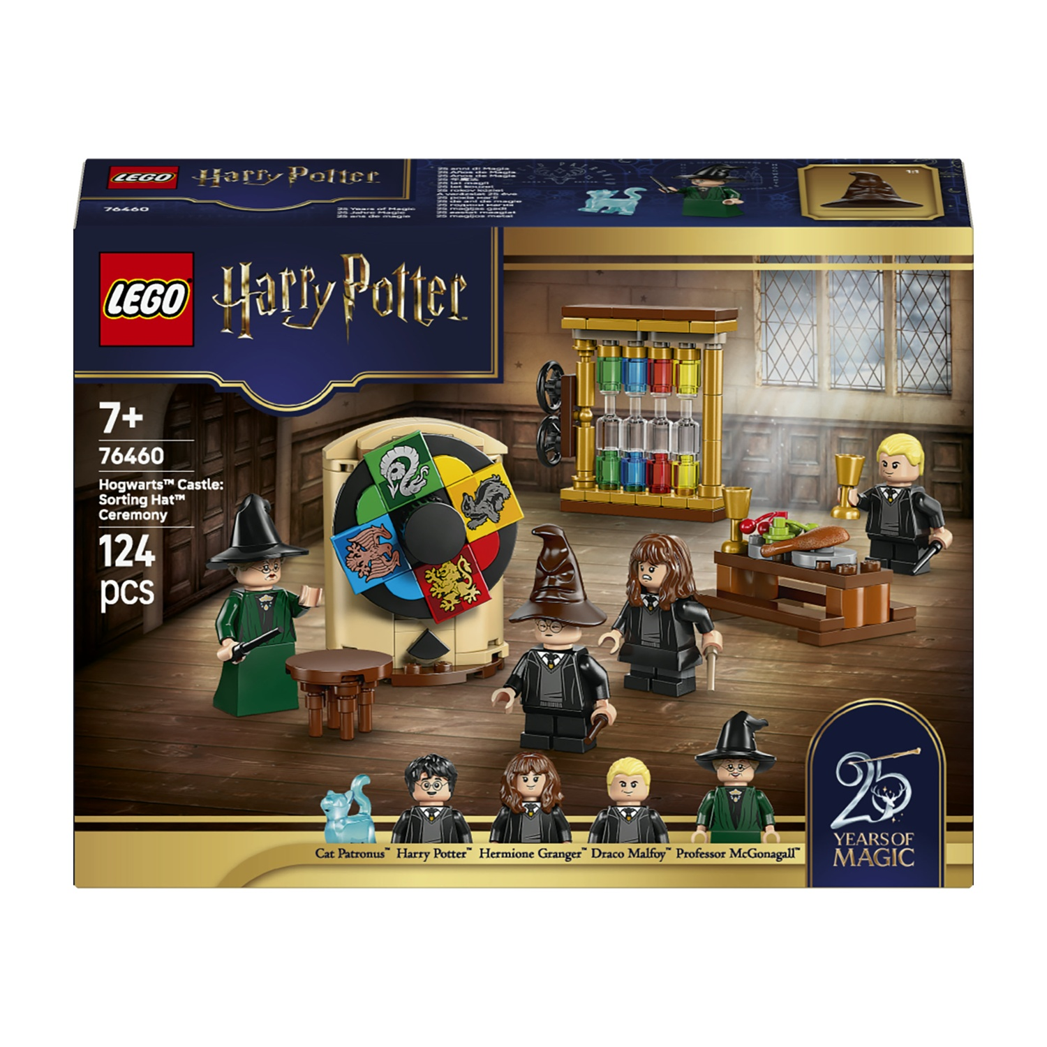 Set Lego Harry Potter. Include le figure di Harry, Hermione, Draco e McGonagall. Sono visibili anche un cappello, un tavolo e altri oggetti.
