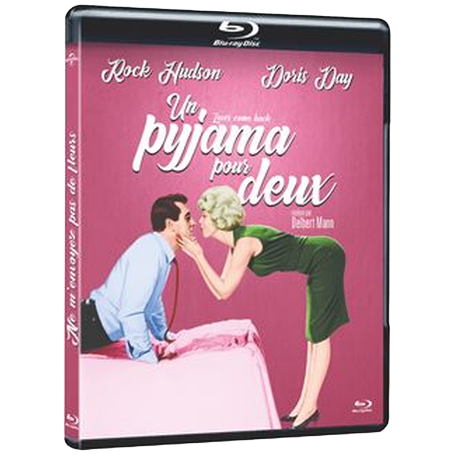 Couverture de DVD. Un homme en chemise bleue et une femme en robe verte sont près d'un lit. Le titre est 'Un pyjama pour deux'.