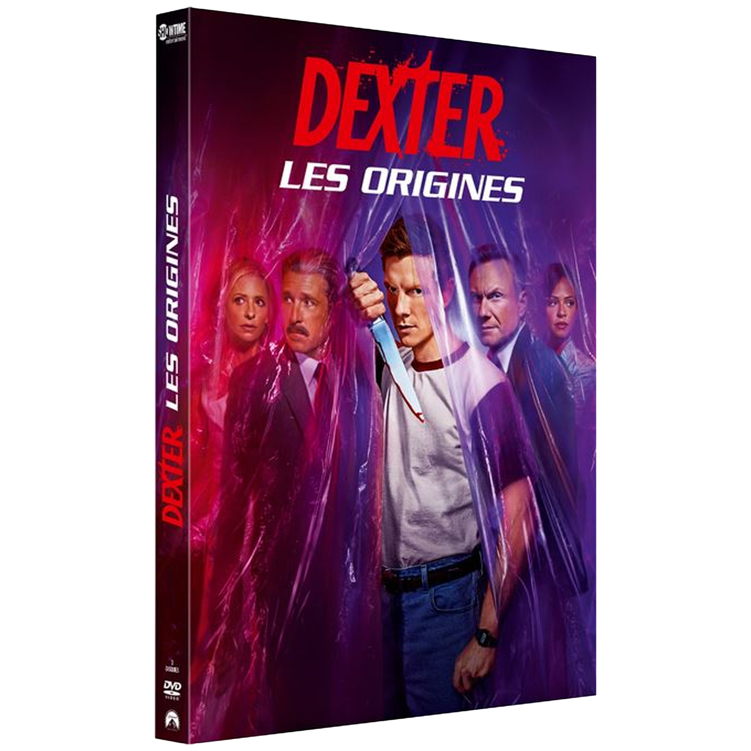 Couverture DVD de Dexter : Les Origines. Un homme tient un couteau. D'autres sont derrière un rideau en plastique. Texte rouge : DEXTER, LES ORIGINES.