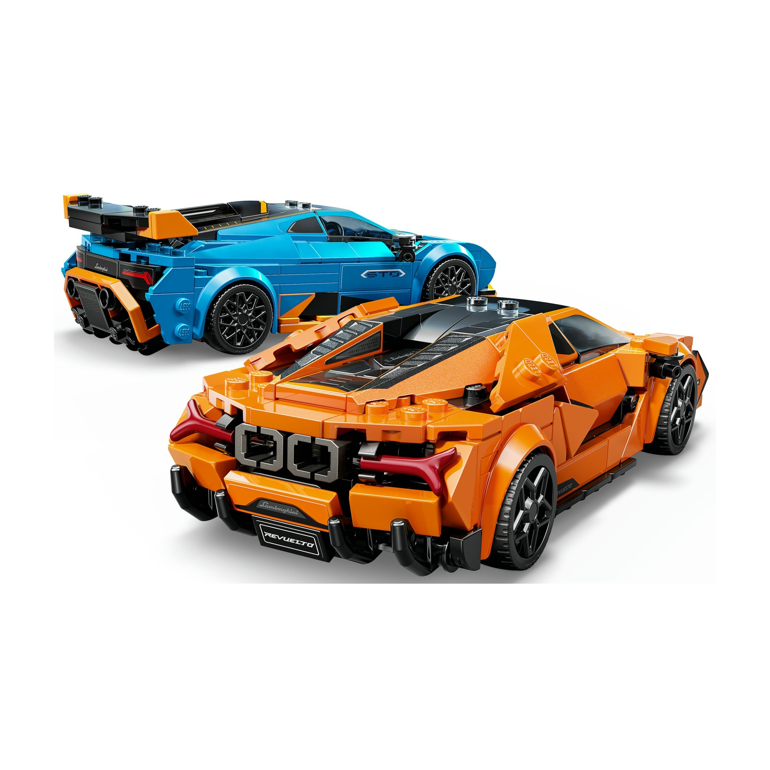Due supercar Lamborghini Lego, arancioni e blu, su sfondo bianco. L'auto arancione è davanti, parzialmente oscurando quella blu.