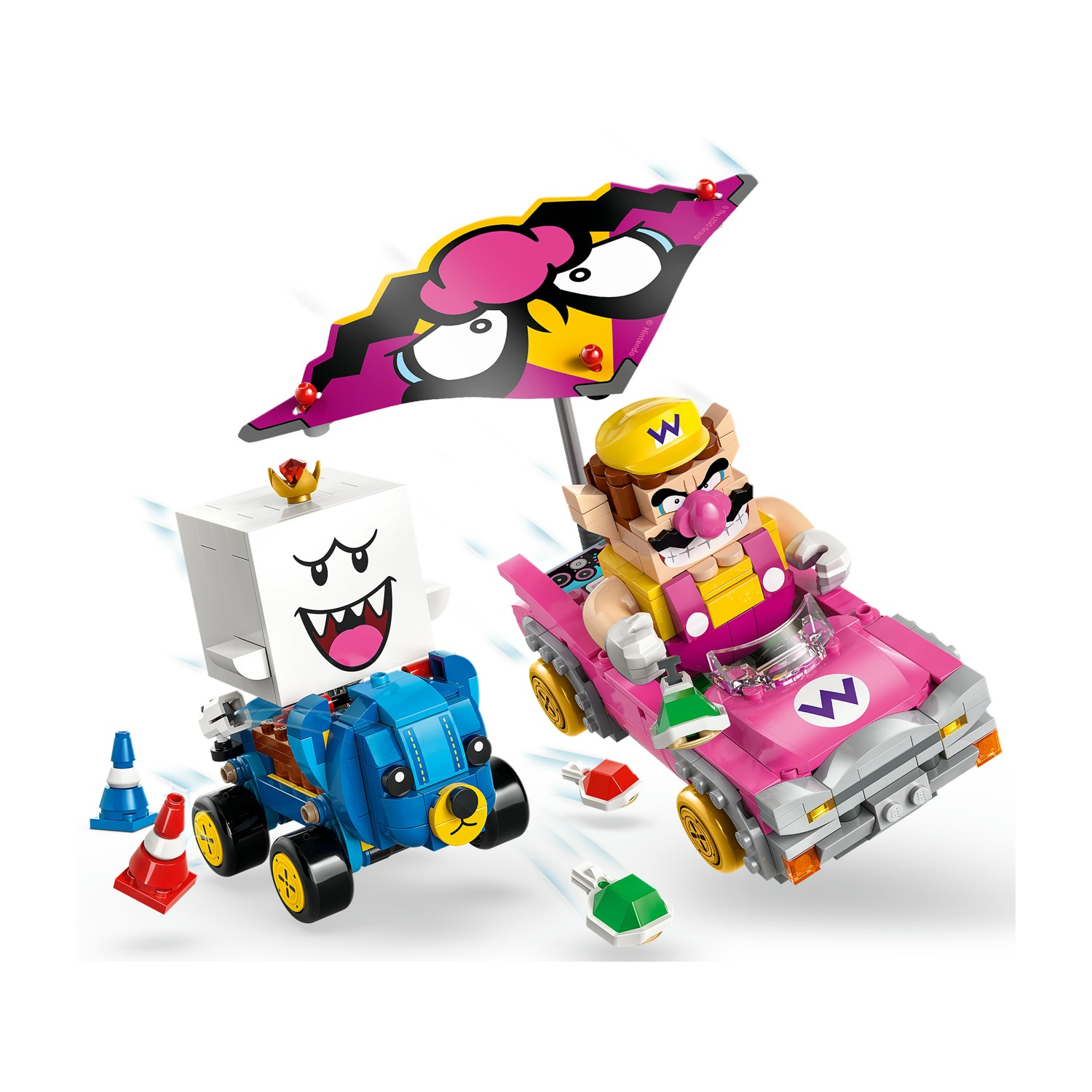 Set Lego con Wario in un'auto rosa, un Boo in un'auto a blocchi bianca e un'auto blu. Sono presenti anche coni e un ombrellone.