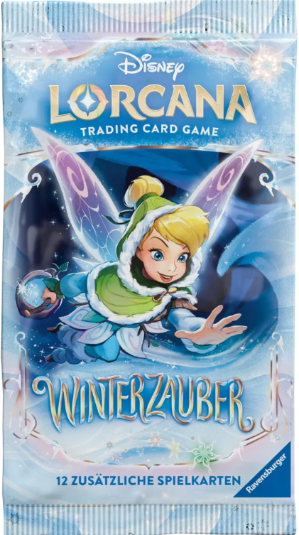 Disney Lorcana Trading Card Pack. Tinkerbell in Winterkleidung. Die Packung ist blau, mit dem Wort 'Winterzauber'.