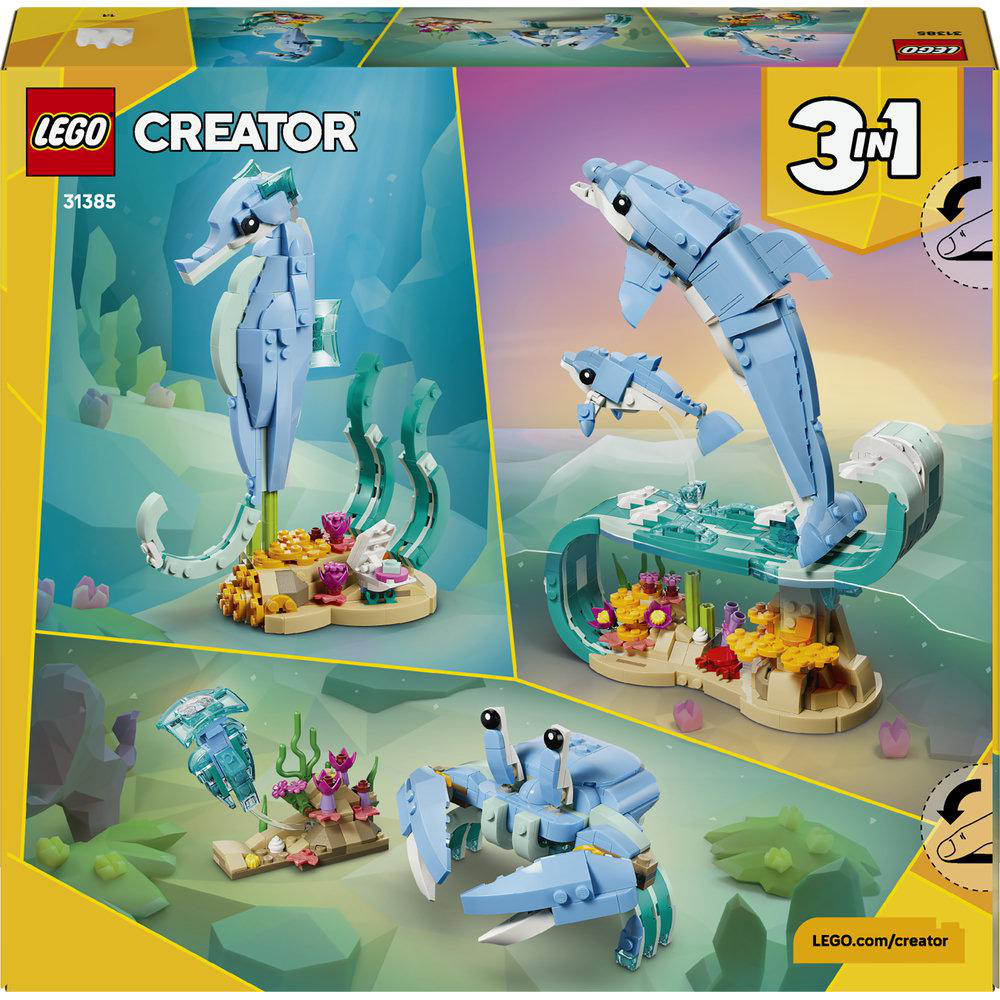 LEGO Creator 3-in-1 Set. Enthält ein Seepferdchen, Delfine und eine Krabbe, alle aus blauen und weißen LEGO-Steinen, vor Unterwasserhintergrund.