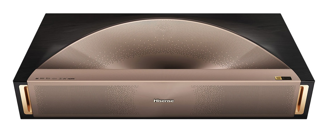 Projektor Hisense z czarnym blatem, złotym przodem i zakrzywioną kratką głośnika. Posiada wiele portów i logo Devialet.