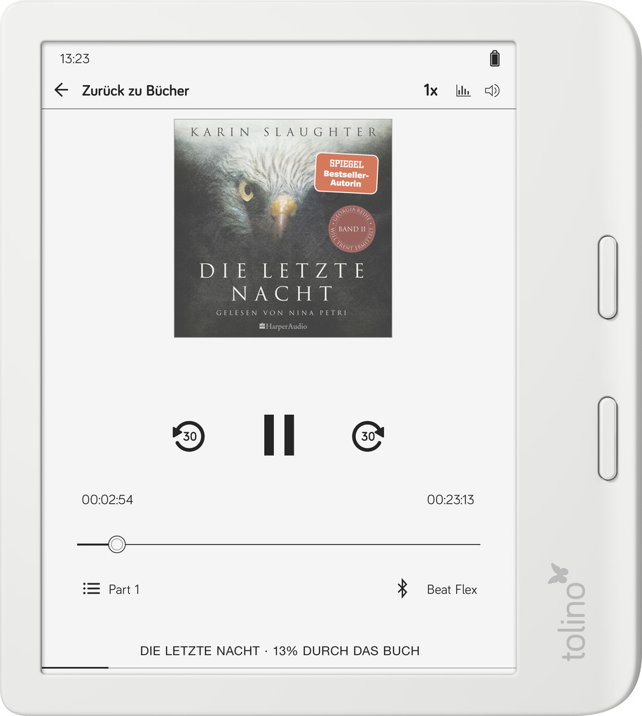 Un e-reader mostra una copertina, controlli di riproduzione e una barra di avanzamento. Il libro si intitola Die Letzte Nacht, letto al 13%.