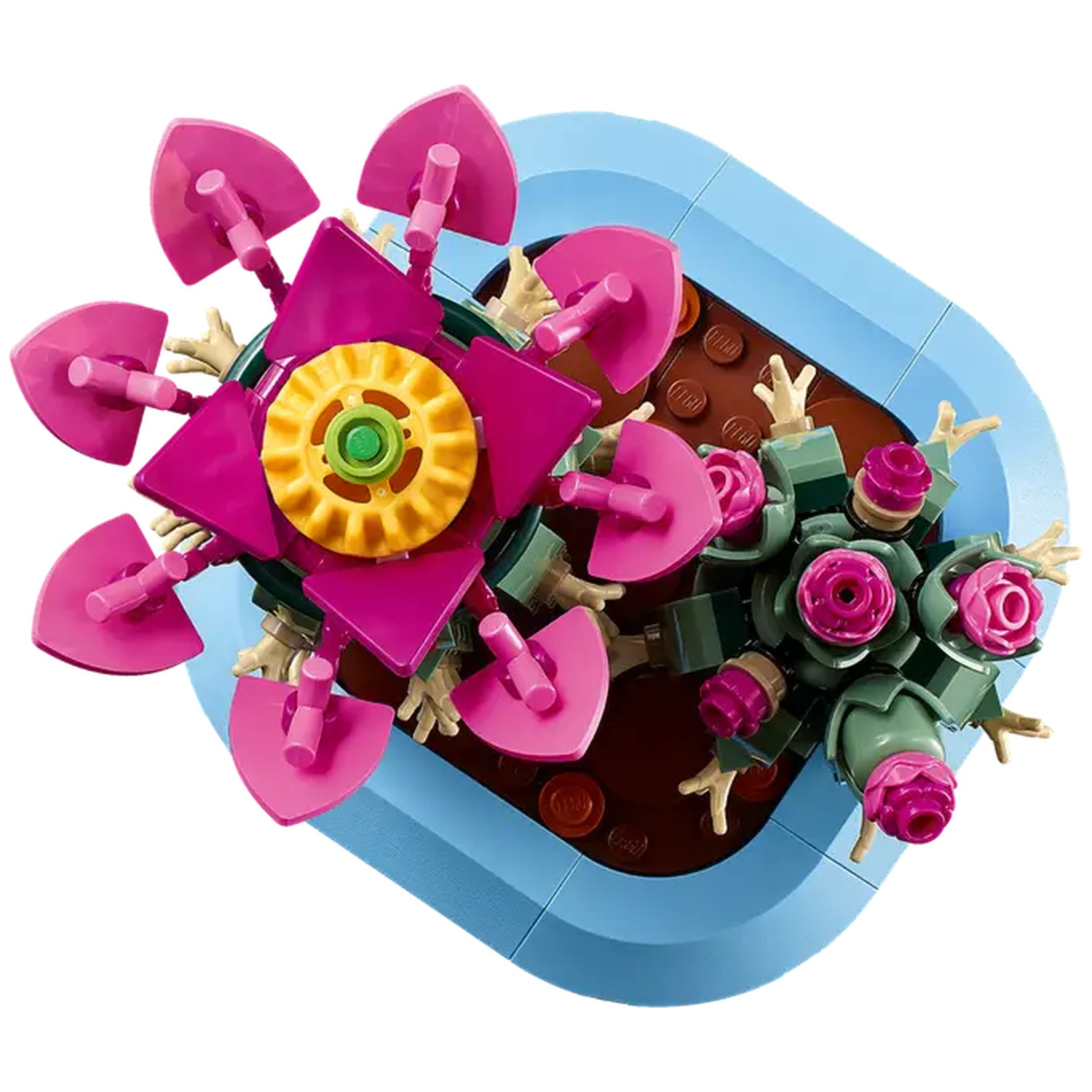 Un arrangement floral Lego. Il a des pétales roses, un centre jaune et des feuilles vertes. Il est dans un conteneur bleu.