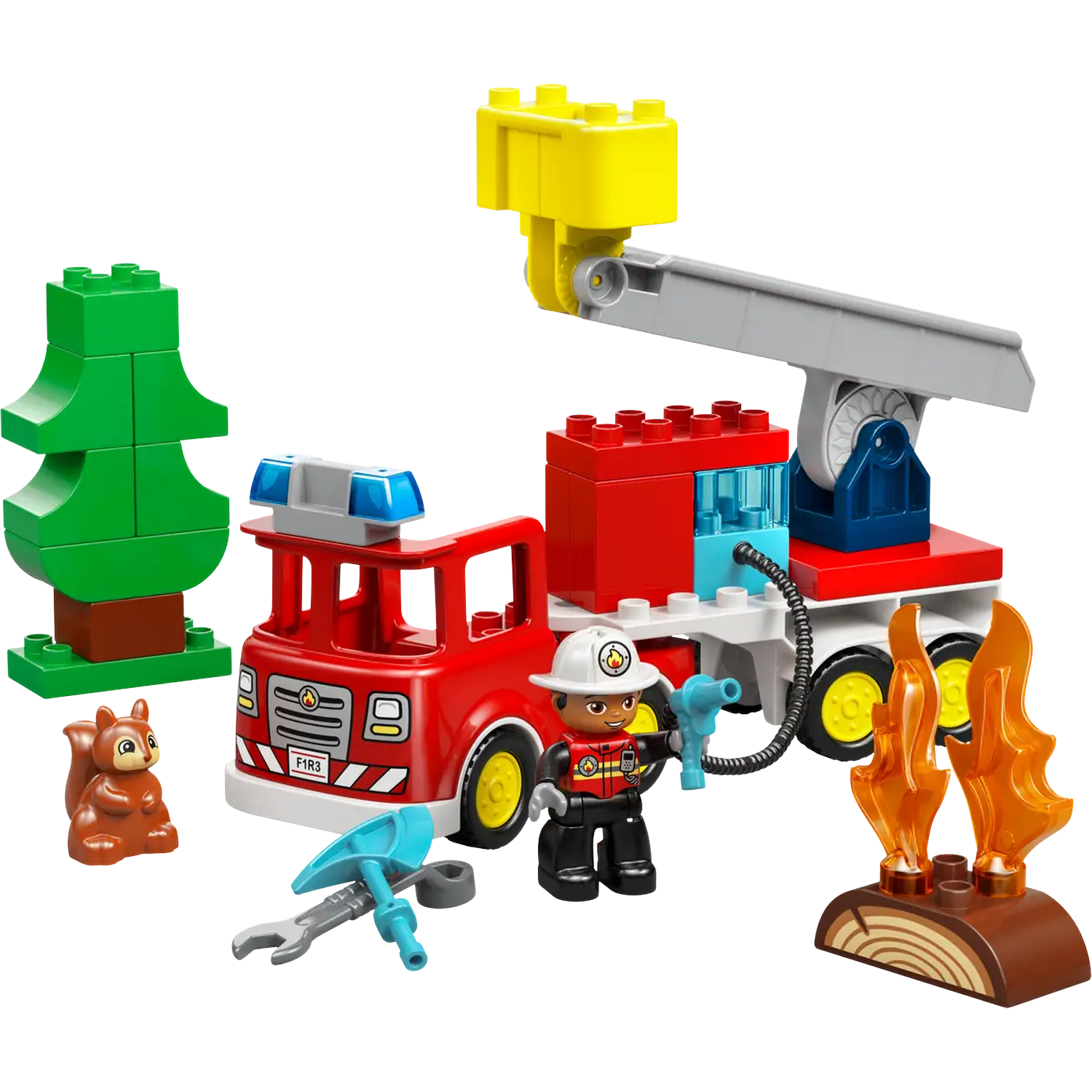 Un camion de pompiers Lego rouge avec un pompier, un arbre, un écureuil, du feu et des outils sur fond blanc.