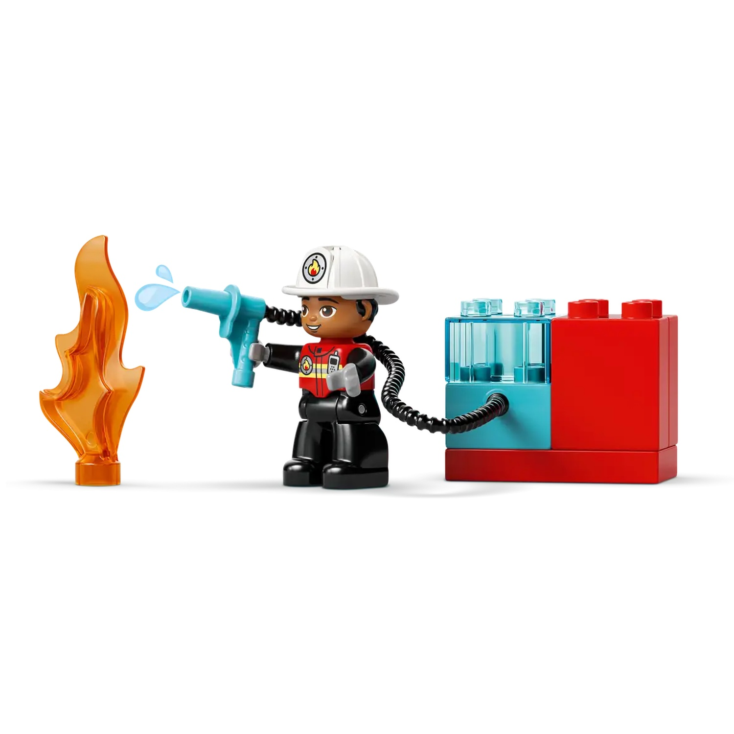 Une figurine de pompier Lego vise une flamme orange avec un pistolet à eau bleu. Un bloc rouge et bleu est connecté à la figurine.