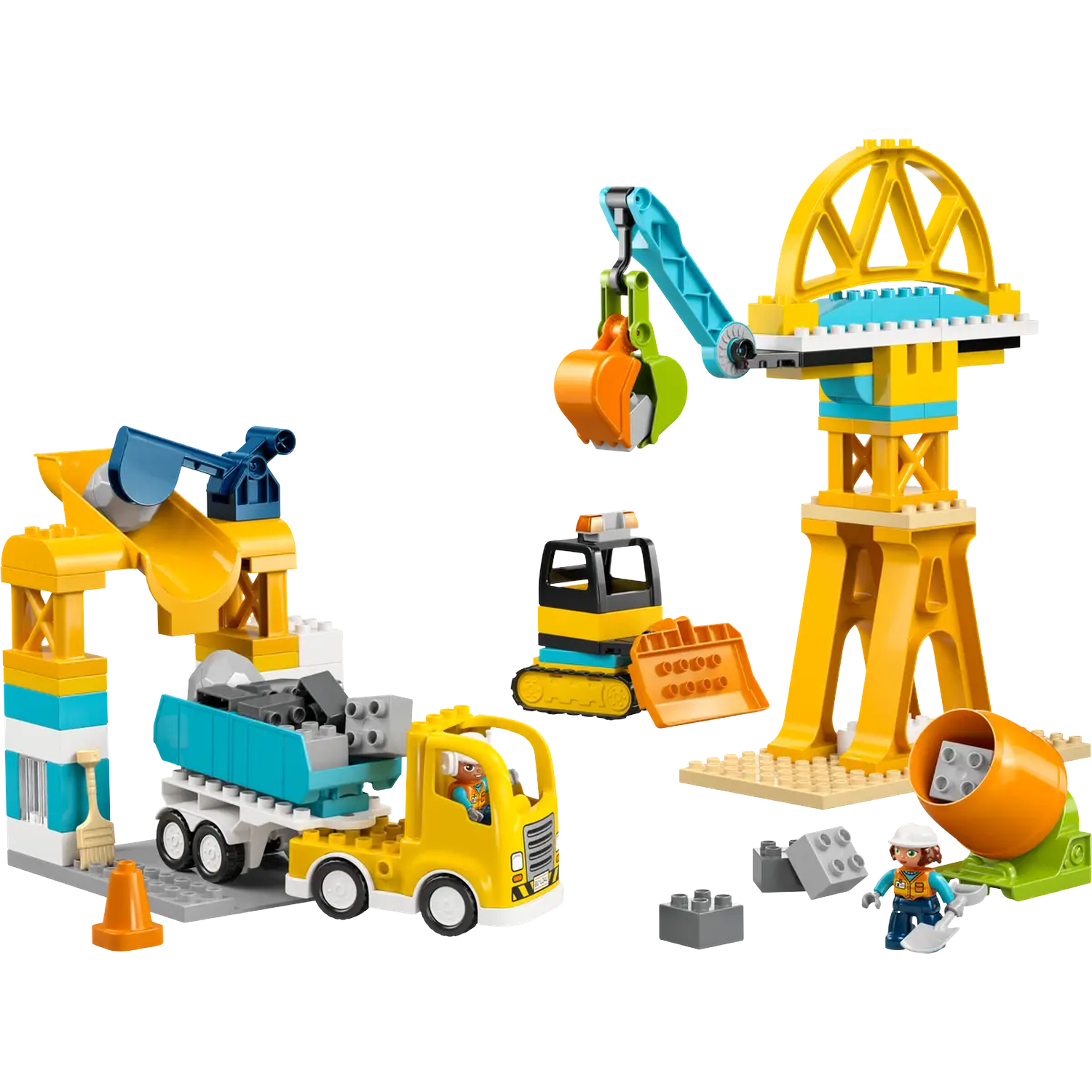 Une scène de chantier avec des camions jouets, une grue et une bétonnière faits de blocs colorés. Une figurine d'ouvrier est présente.