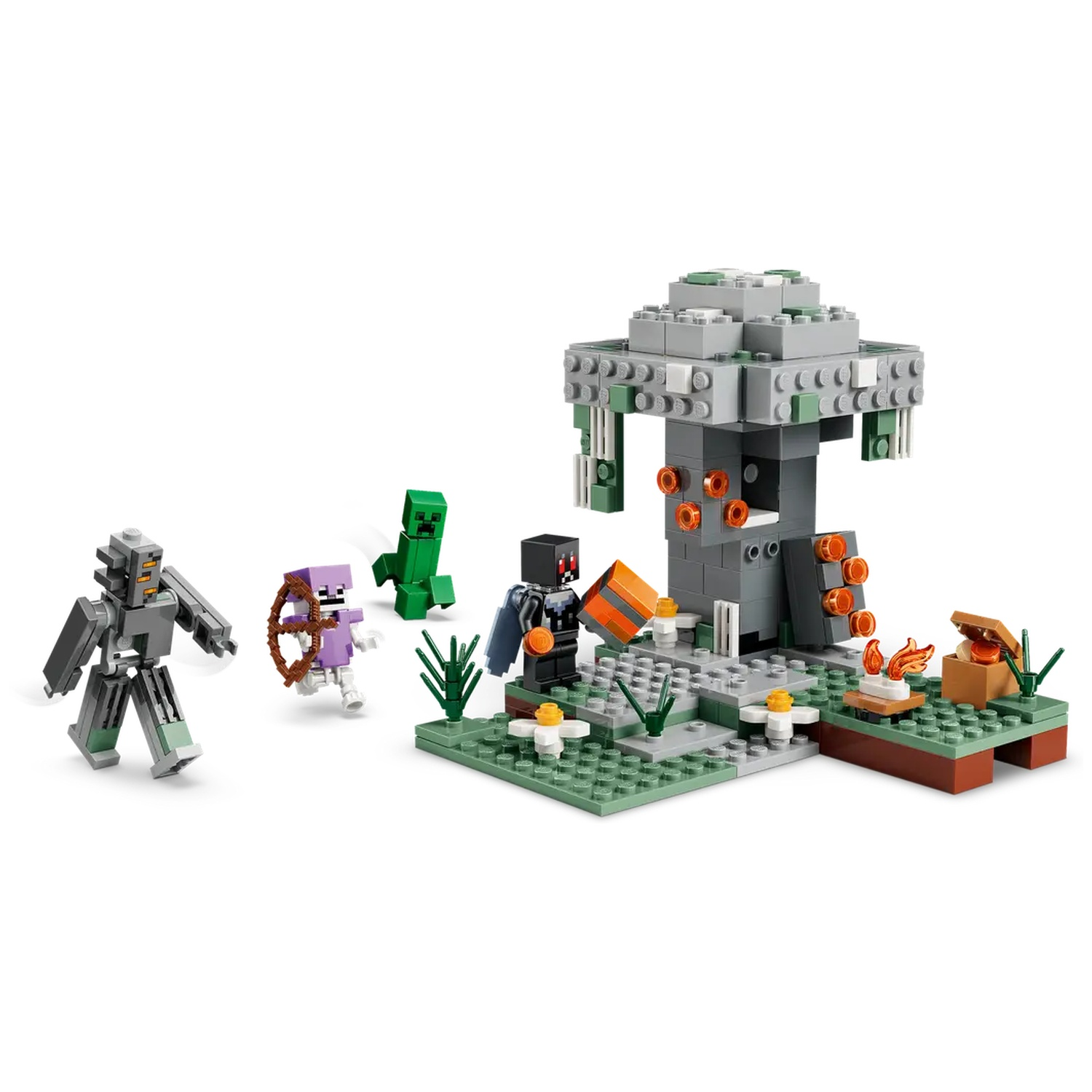 Ensemble LEGO Minecraft. Comprend divers personnages, une structure d'arbre, un feu de camp et un coffre au trésor. Personnages en action.