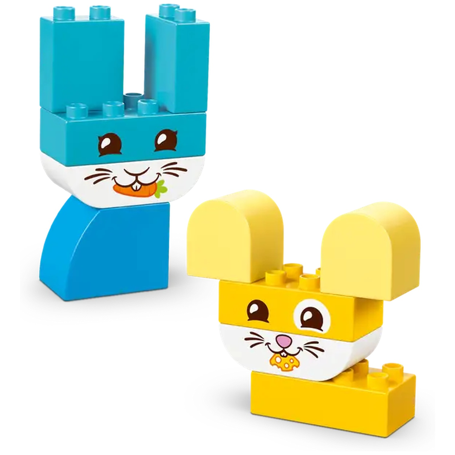 Deux figurines de lapin jouet faites de blocs. Un bleu, un jaune. Les deux ont des visages et sont sur fond blanc.