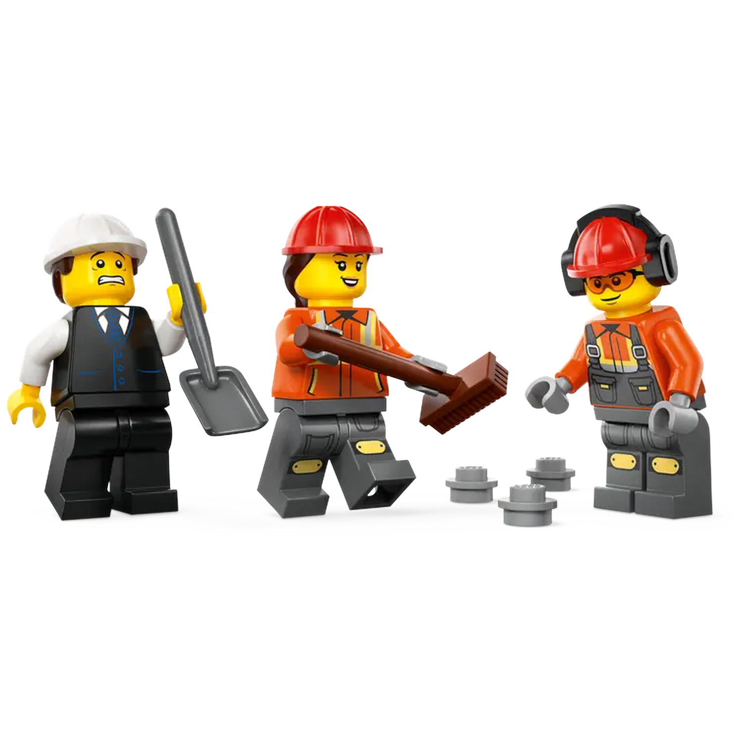 Drie Lego-figuren: Een man in pak met een schop, een vrouw met een bezem en een man met oorbeschermers, bij grijze blokken.