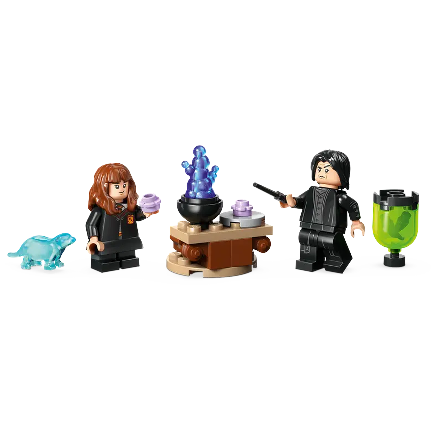 Lego set met Hermelien, Sneep en andere spullen om drankjes te maken. Een blauwe otter, een ketel met blauwe vlammen en een groen drankje.