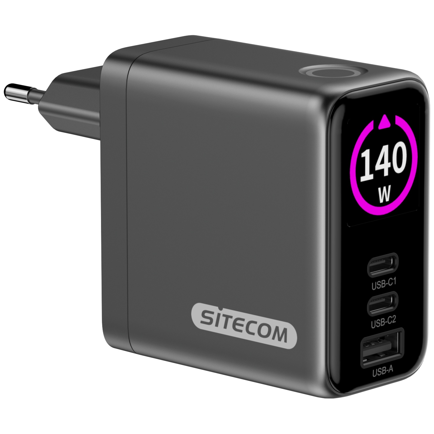 Een zwarte Sitecom oplader met stekker. Toont 140W op het scherm en heeft USB-C en USB-A poorten.
