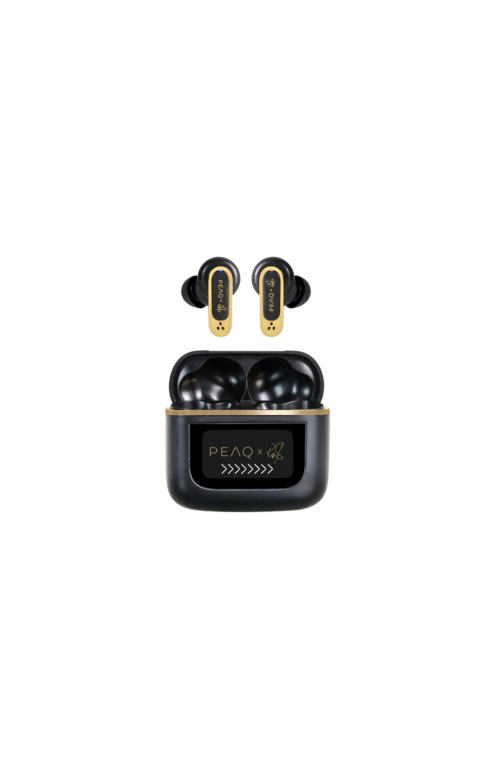 Auriculares negros y dorados con estuche de carga. El estuche está abierto, mostrando los auriculares y un logo.