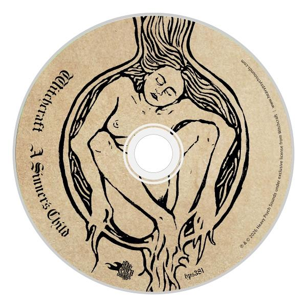 CD mit einer Frauenfigur in einer gebärmutterartigen Form. Schwarze Tinte auf beigefarbener Scheibe. Text: Witchcraft A Sinner's Child.