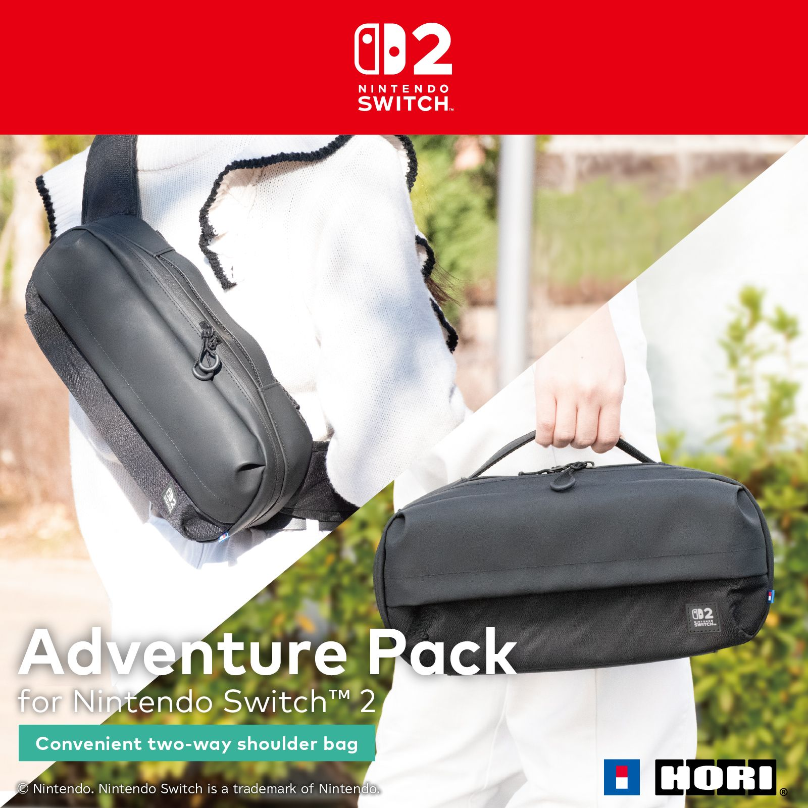 Das Bild zeigt eine schwarze Adventure Pack Umhängetasche für Nintendo Switch 2. Eine Person trägt sie, eine andere hält sie. Roter Hintergrund.