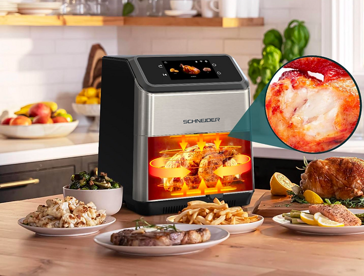 Un air fryer avec poulet rôti à l'intérieur, divers aliments cuisinés sur des assiettes et un gros plan de poulet cuit.