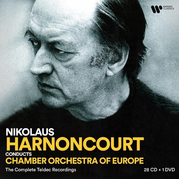 Albumcover: Portrait von Nikolaus Harnoncourt. Text: 'Nikolaus Harnoncourt dirigiert Chamber Orchestra of Europe'. Details zur Disc.