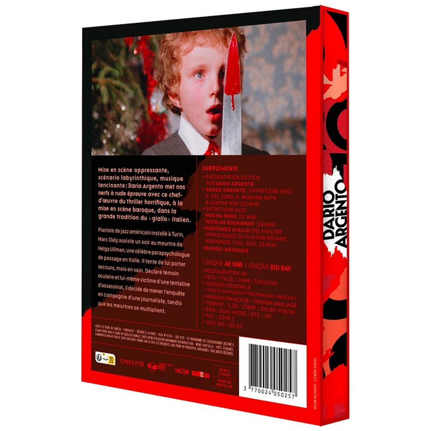 DVD-box art met een man met een bloedig mes en een rode achtergrond.