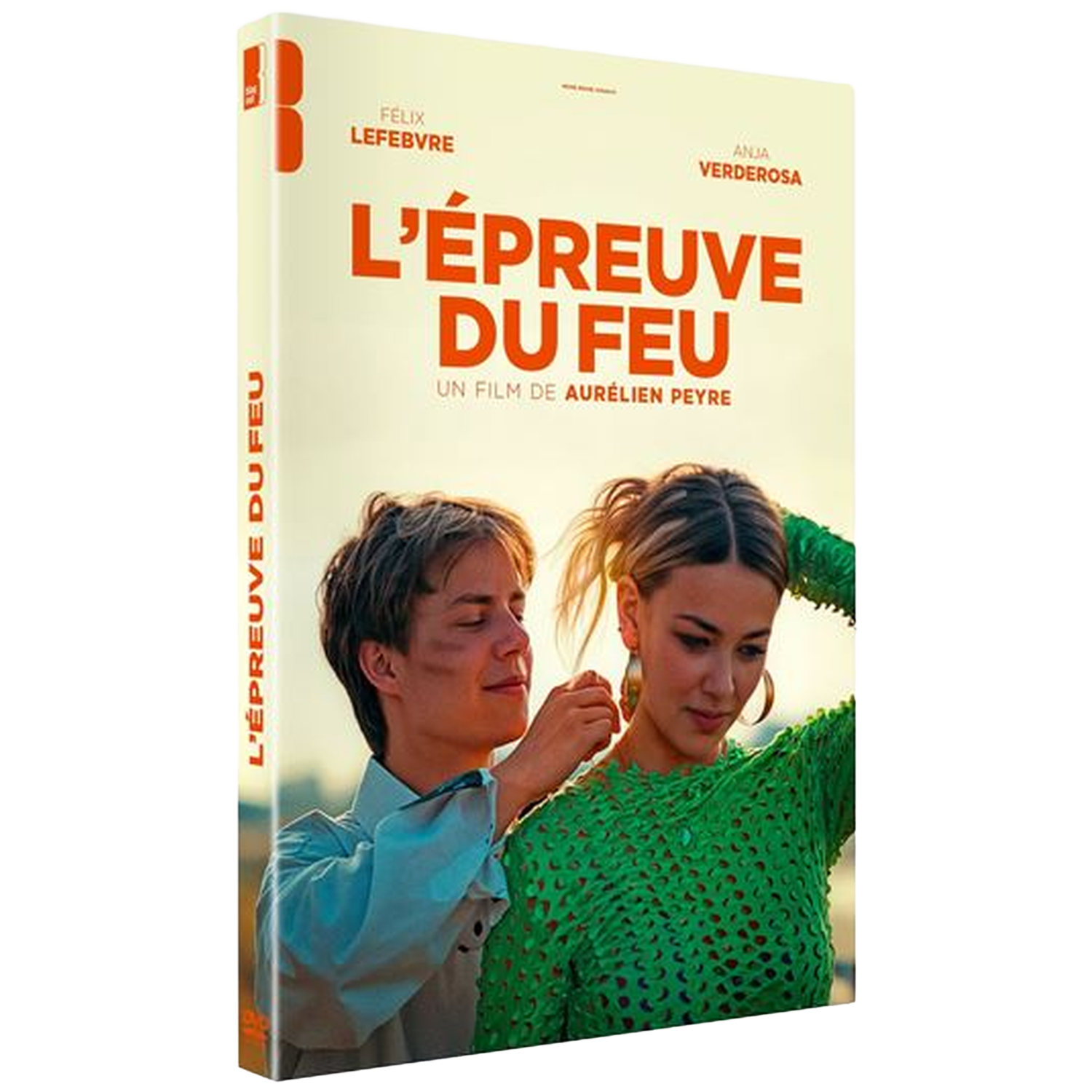 Affiche du film "L'Épreuve du Feu". Deux personnes sont proches. L'une pose une main sur le visage de l'autre. Les teintes vertes et orange dominent.