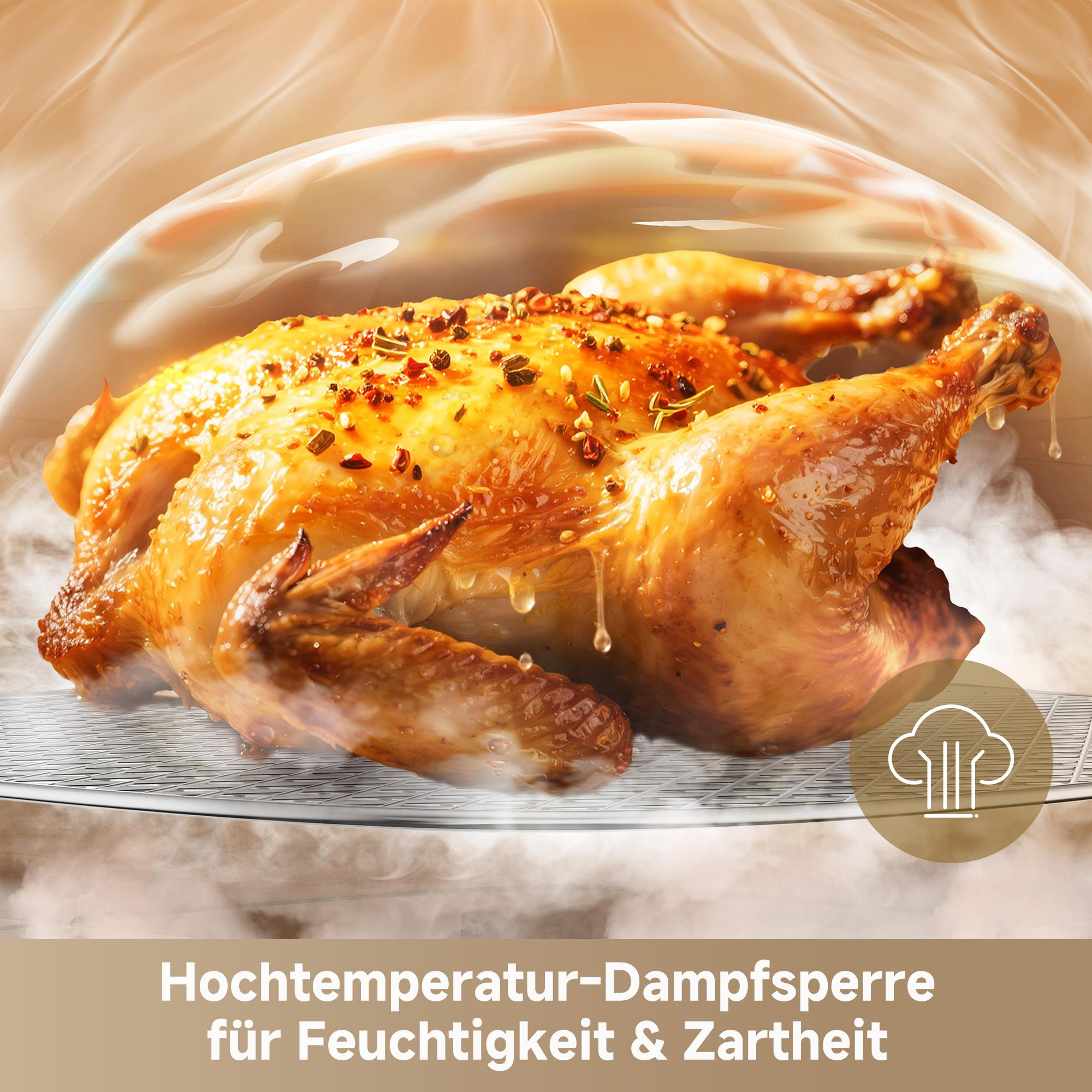 Gebratenes Huhn in einer Glaskuppel, auf einem Rost, mit Dampf darunter. Goldbraune Farbe. Food-Konzept.