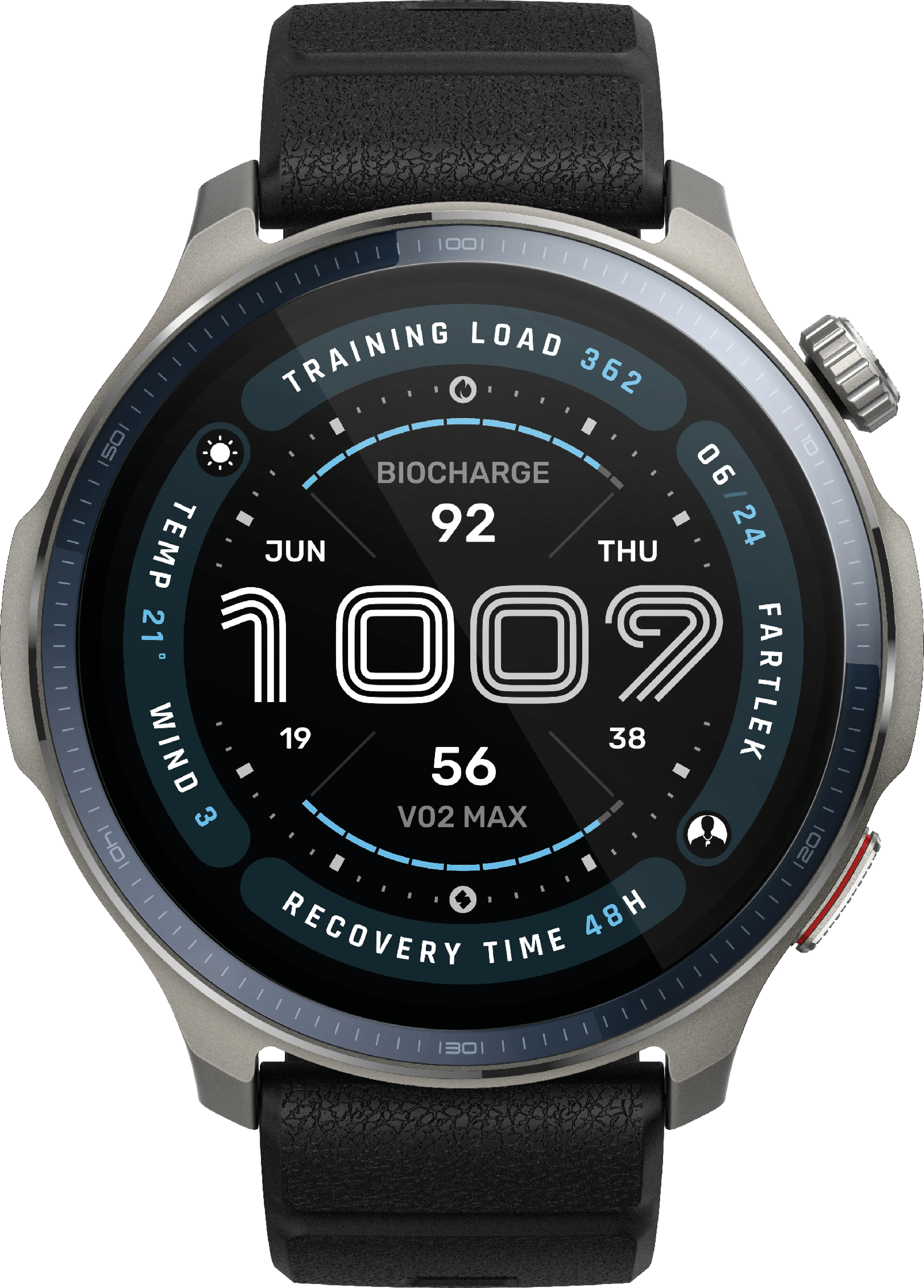 Uno smartwatch mostra parametri di fitness come carico di allenamento, biocharge, ora e data. L'orologio ha un cinturino nero e una cassa argentata.
