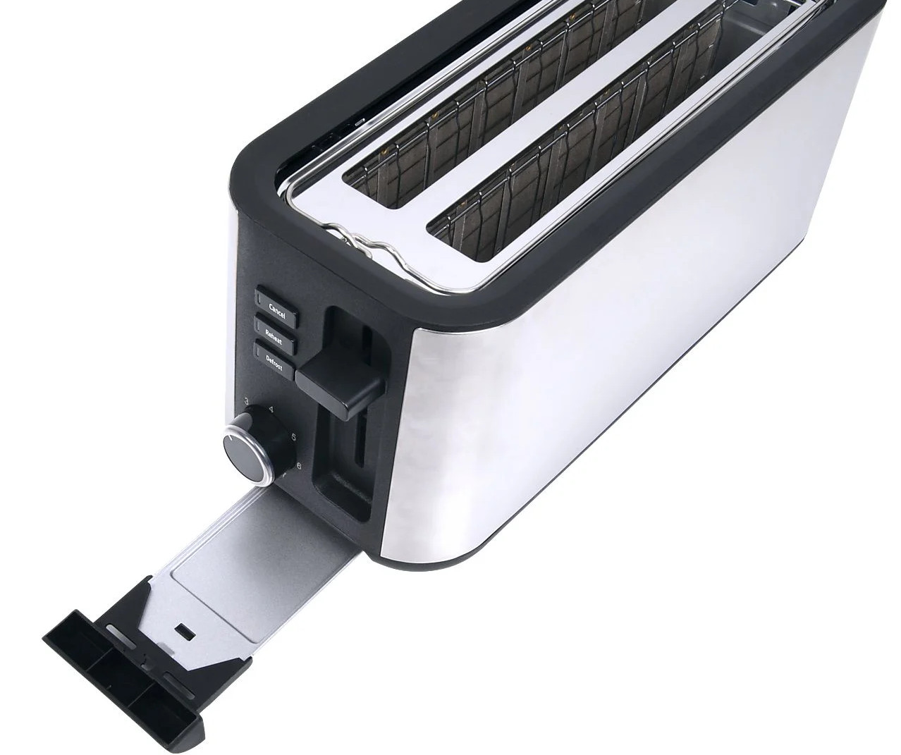 Srebrno-czarny toster. Posiada szczeliny na chleb, dźwignię i przyciski sterowania.