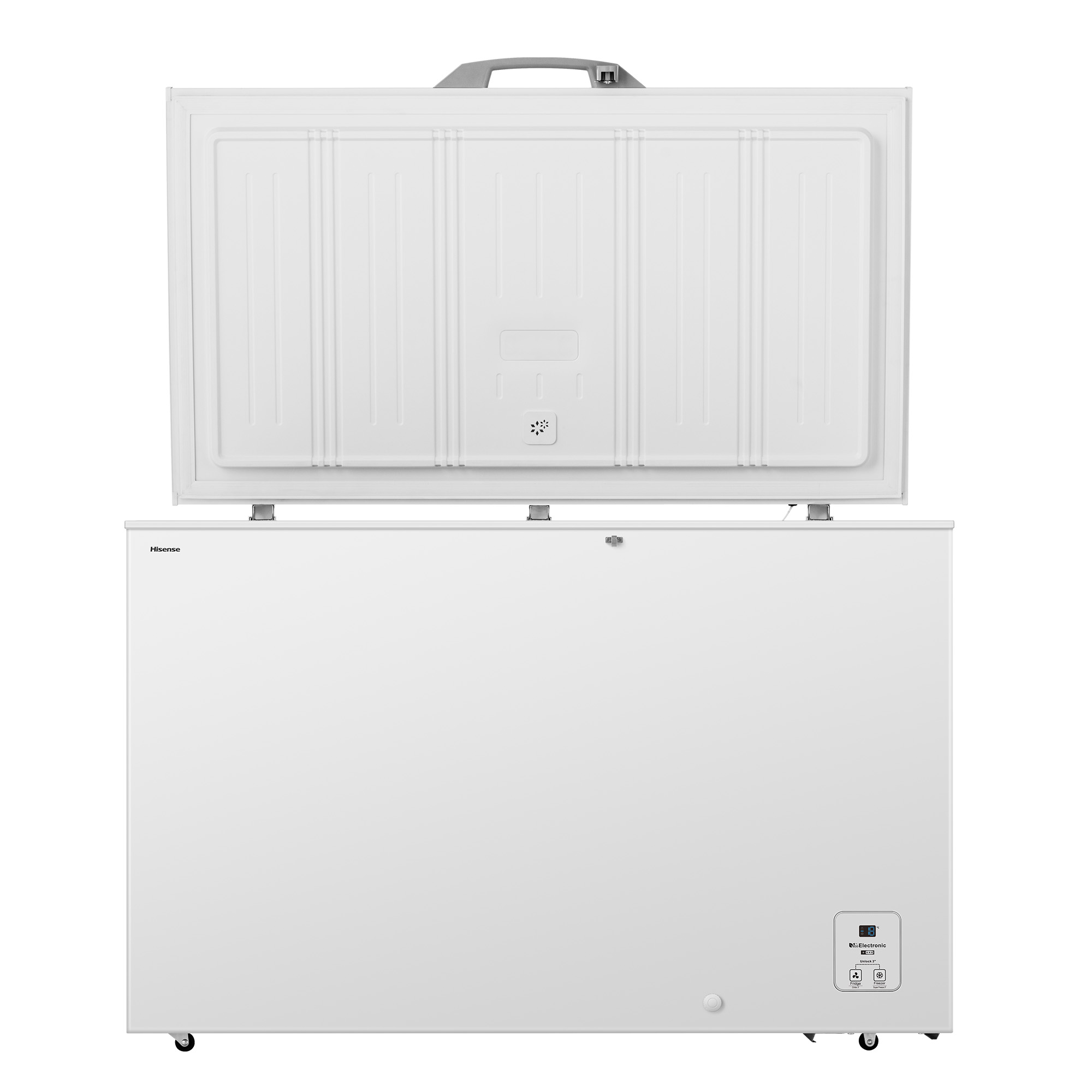 Un congelador horizontal Hisense blanco abierto con asa superior y panel de control frontal.