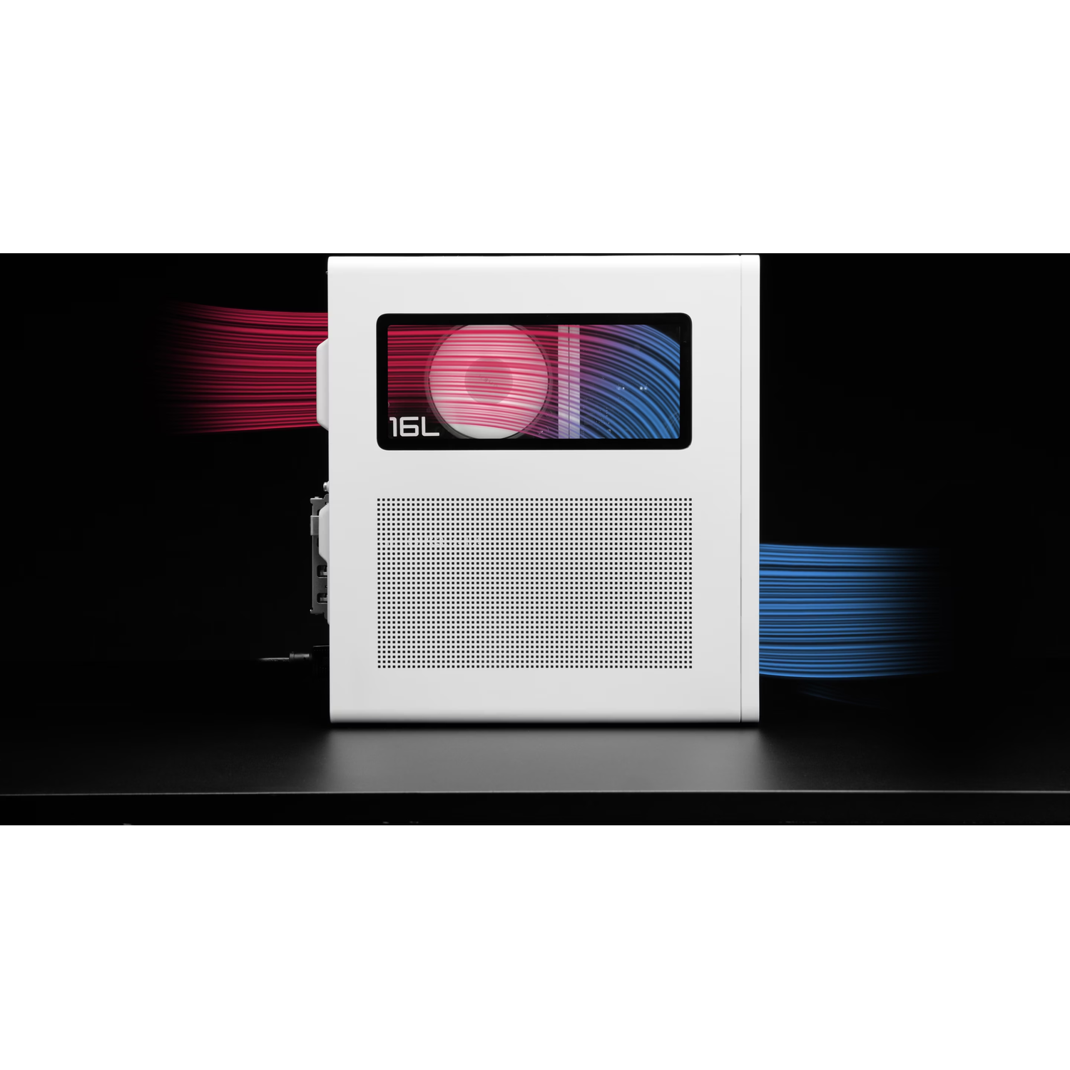Witte computerkast met rode en blauwe luchtstromen. 16L volume zichtbaar.