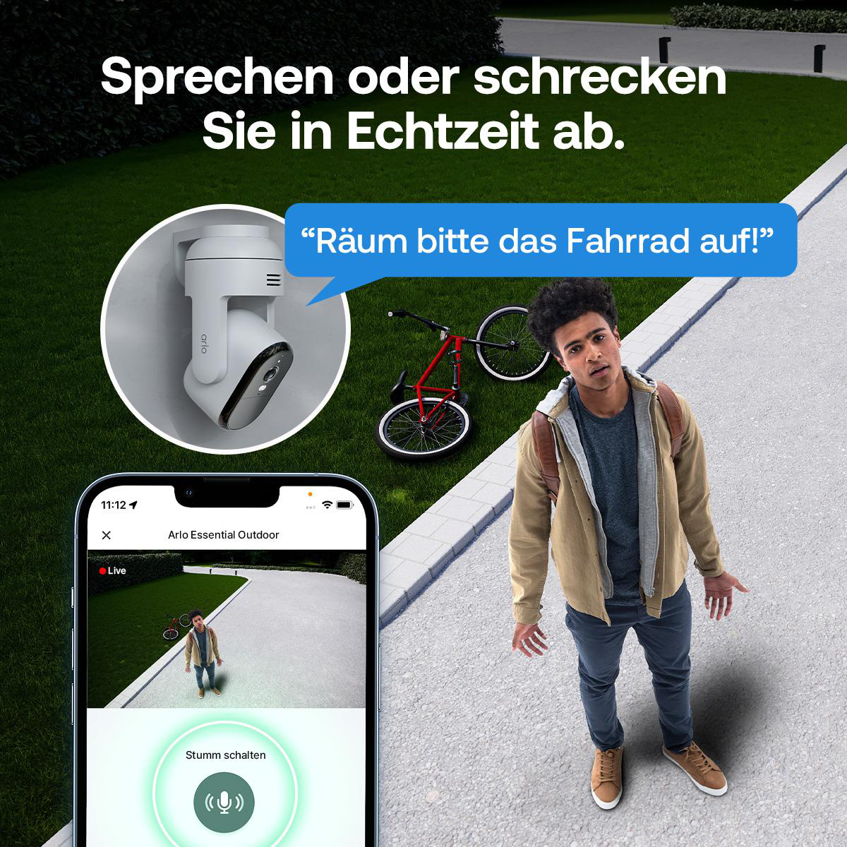 Ein Mann steht verwirrt neben einem umgefallenen Fahrrad. Eine Überwachungskamera ist zu sehen.
