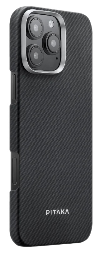 Ciemnoszary telefon ze wzorem karbonowym i potrójnym aparatem.