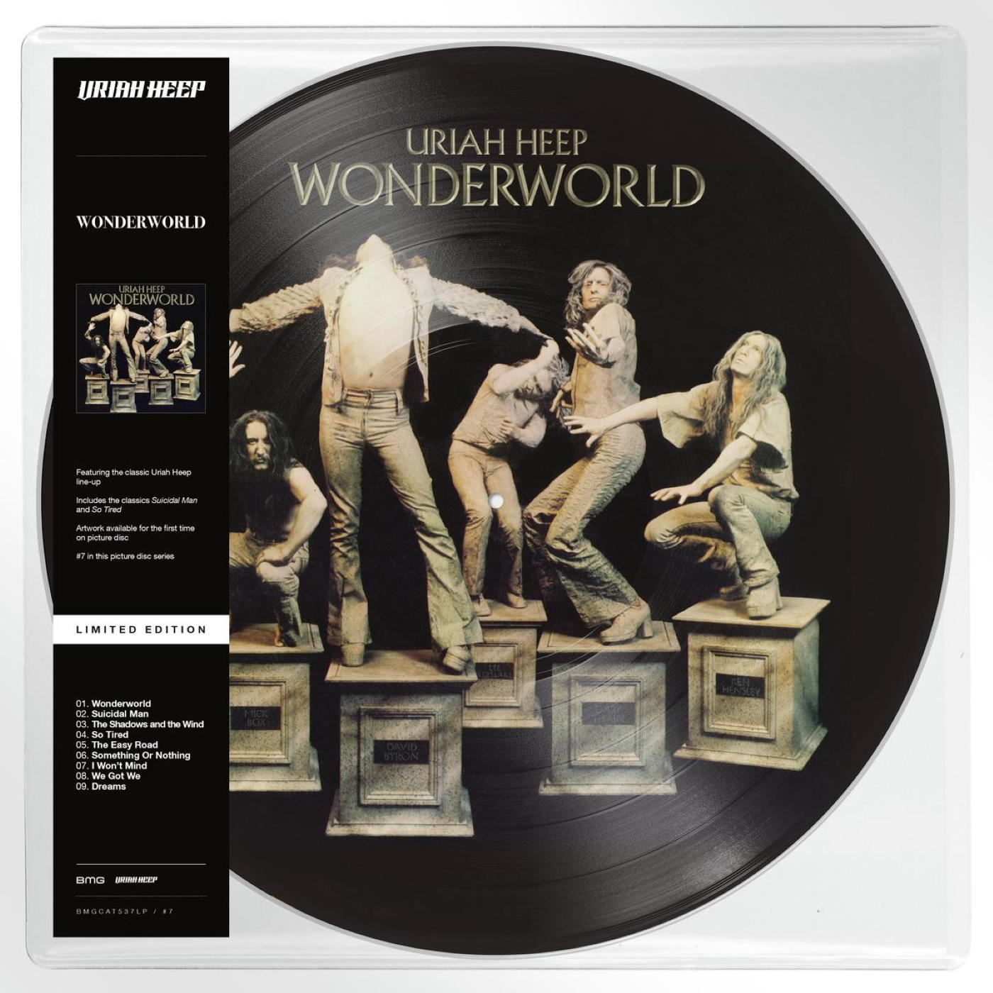 Uriah Heep Wonderworld képlemez: zenekar talapzatokon, számlista a tokon.