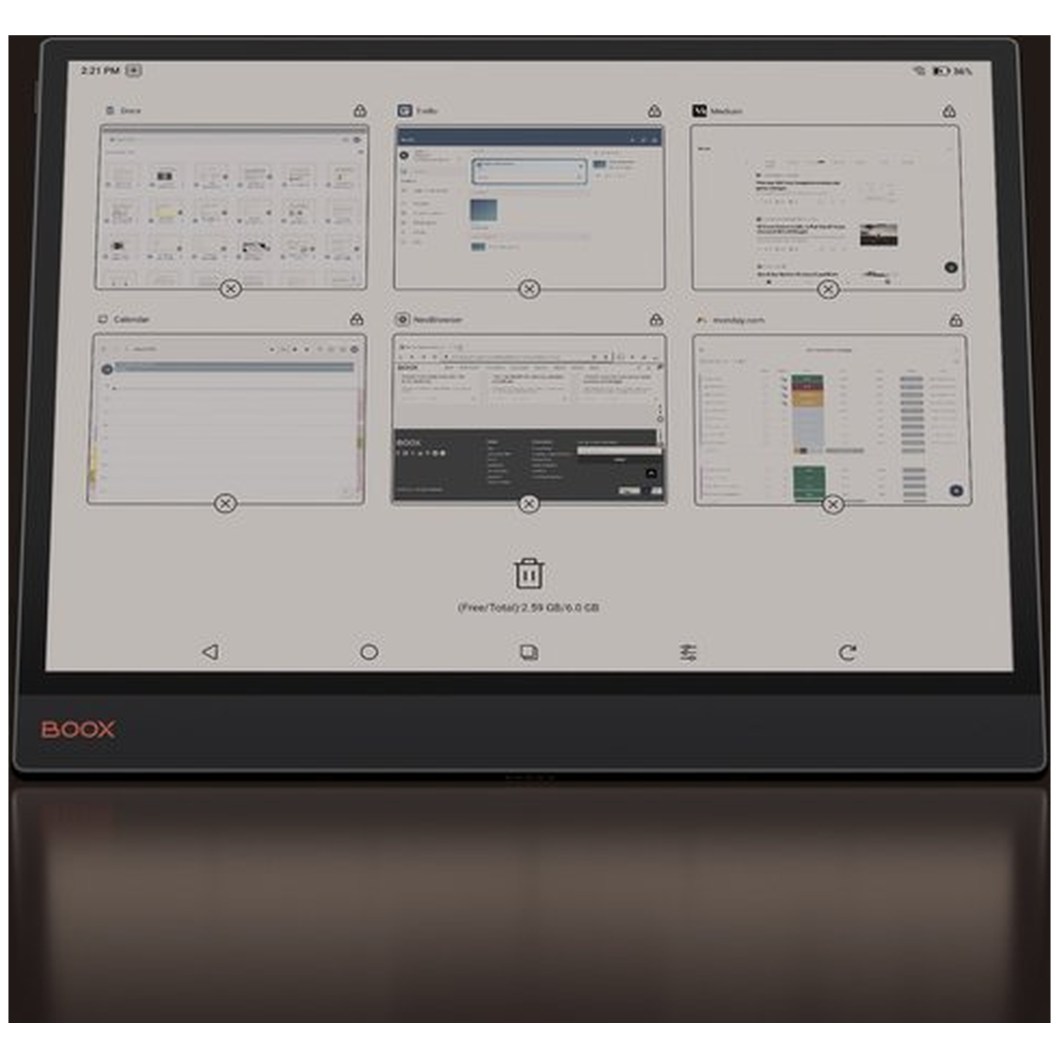 Een Boox e-reader toont meerdere app-vensters op het scherm. Opslag: 2,59 GB vrij van 6,0 GB.