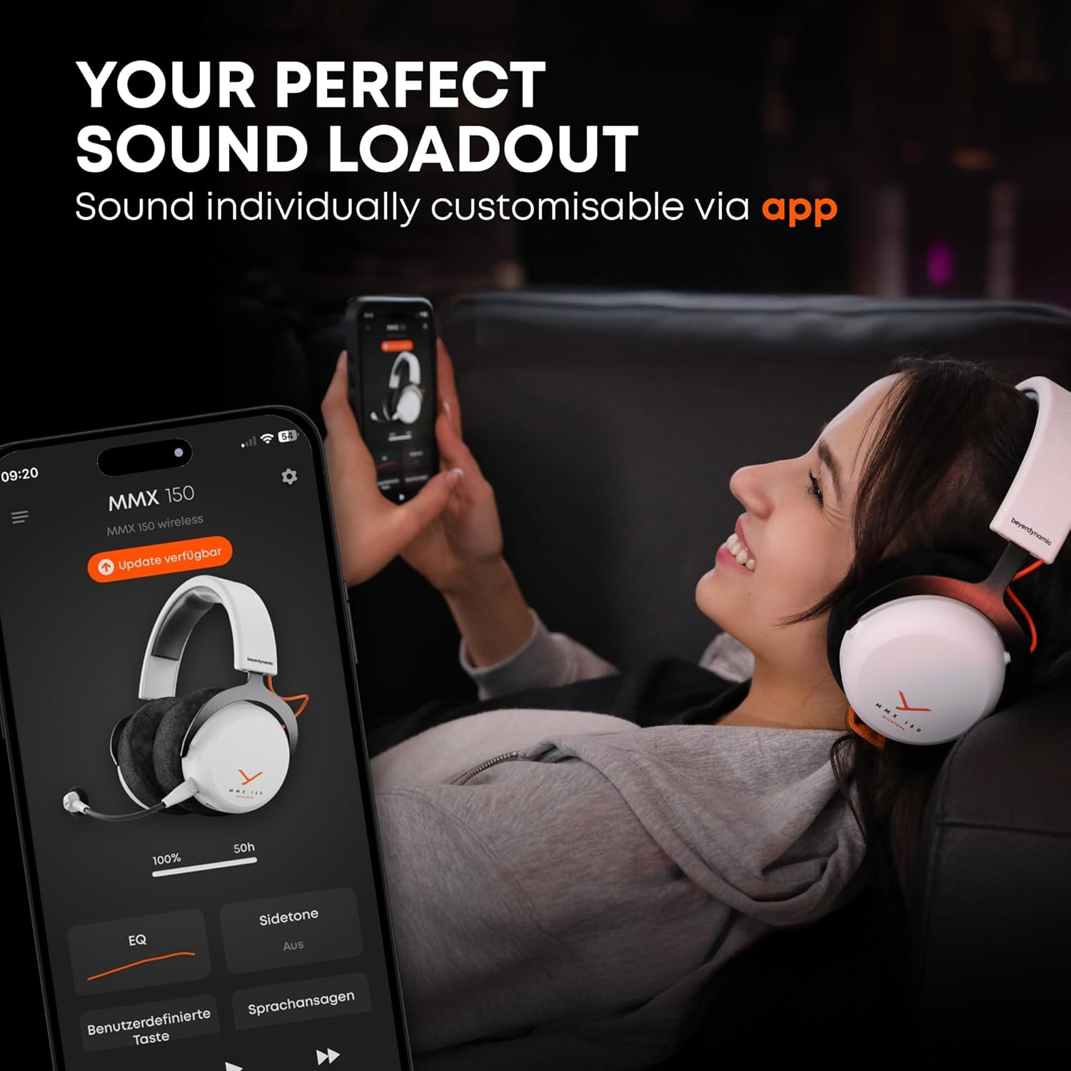Frau lächelt bei der Nutzung von Beyerdynamic-Kopfhörern und der MMX 150 App am Handy.