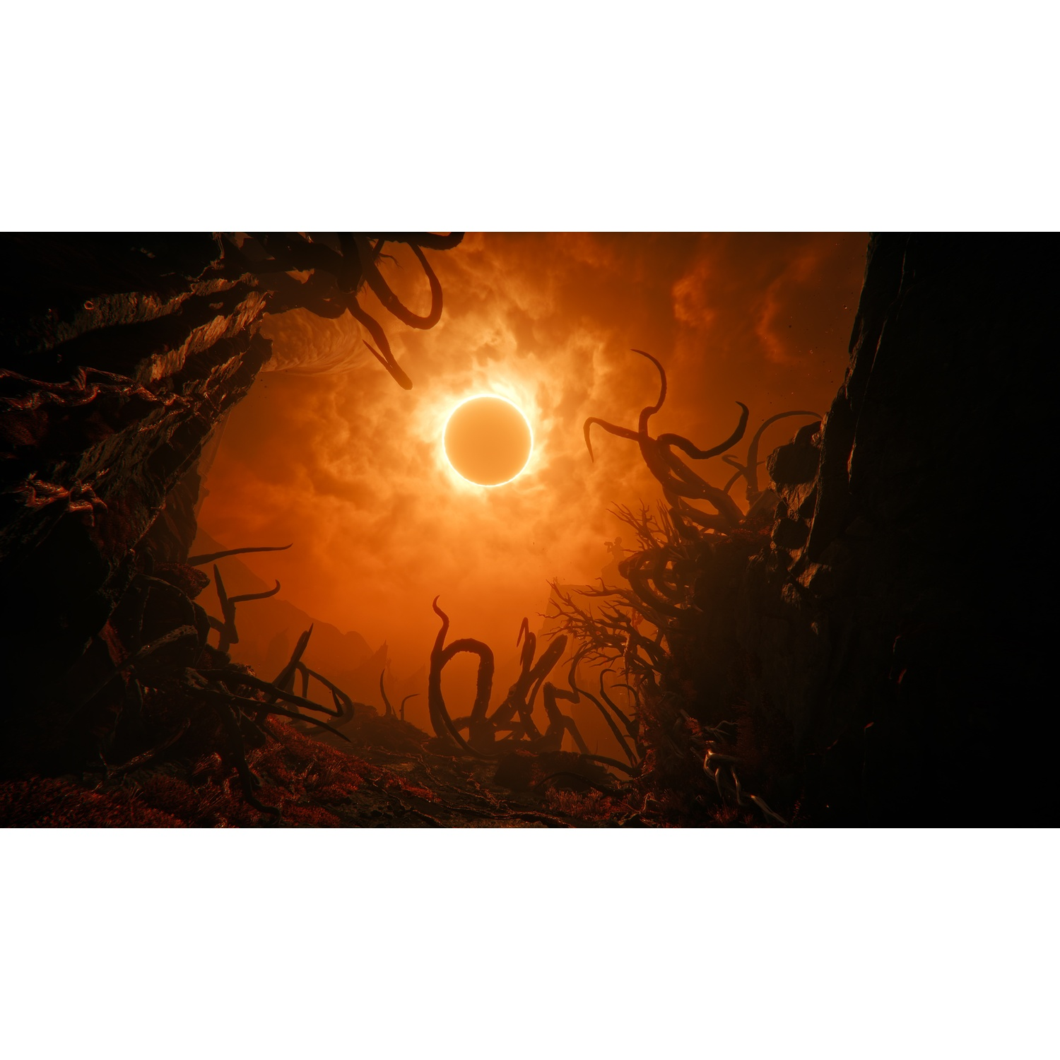 Tentacoli inquietanti emergono da un cielo arancione con un'eclissi solare.