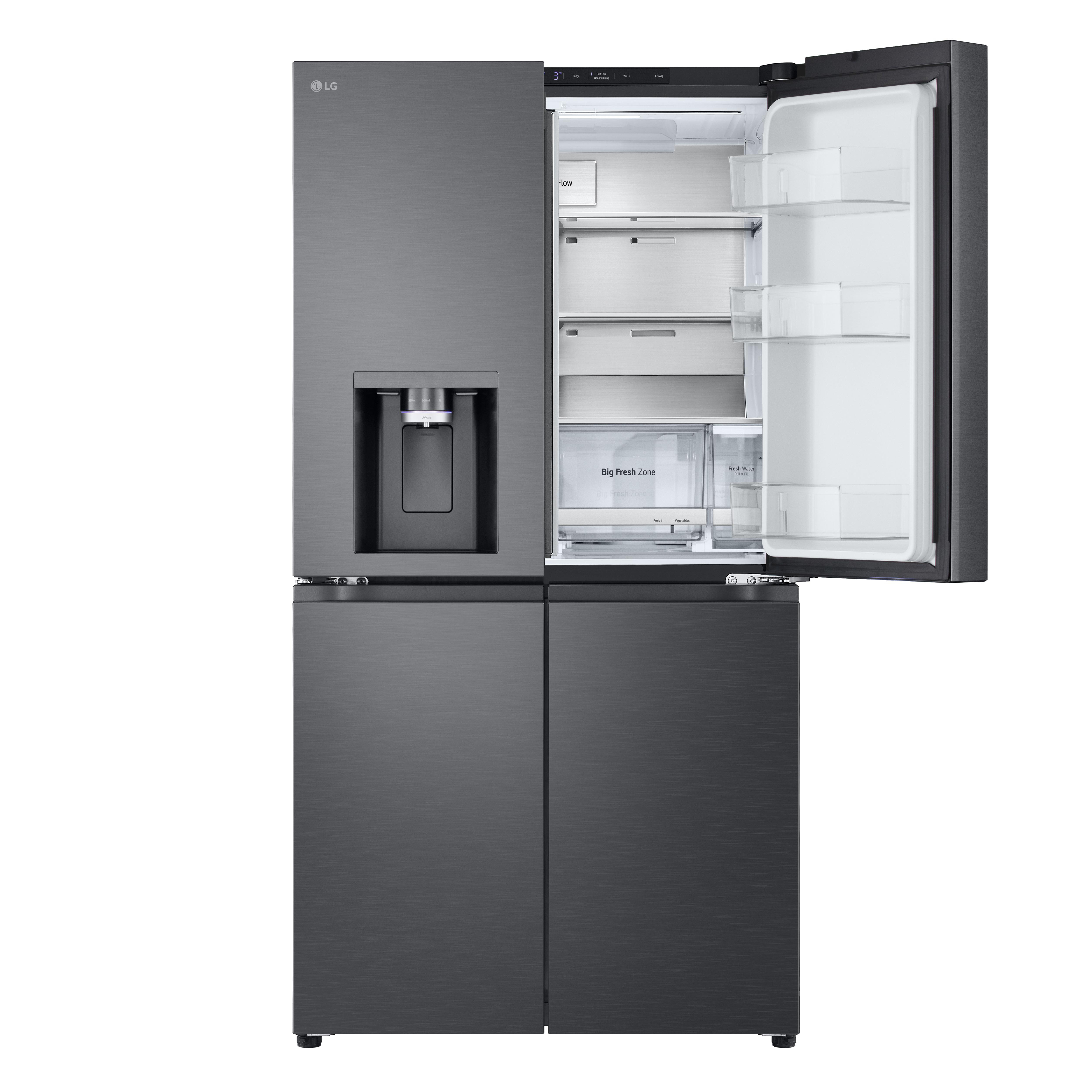 Ein dunkler LG Kühlschrank mit vier Türen, eine davon offen, zeigt Innenfächer.