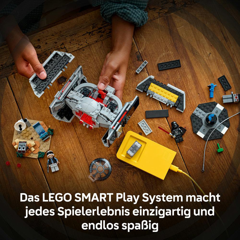 Kinder bauen ein LEGO Raumschiff, mit einem Darth Vader und gelbem Smart Play System.