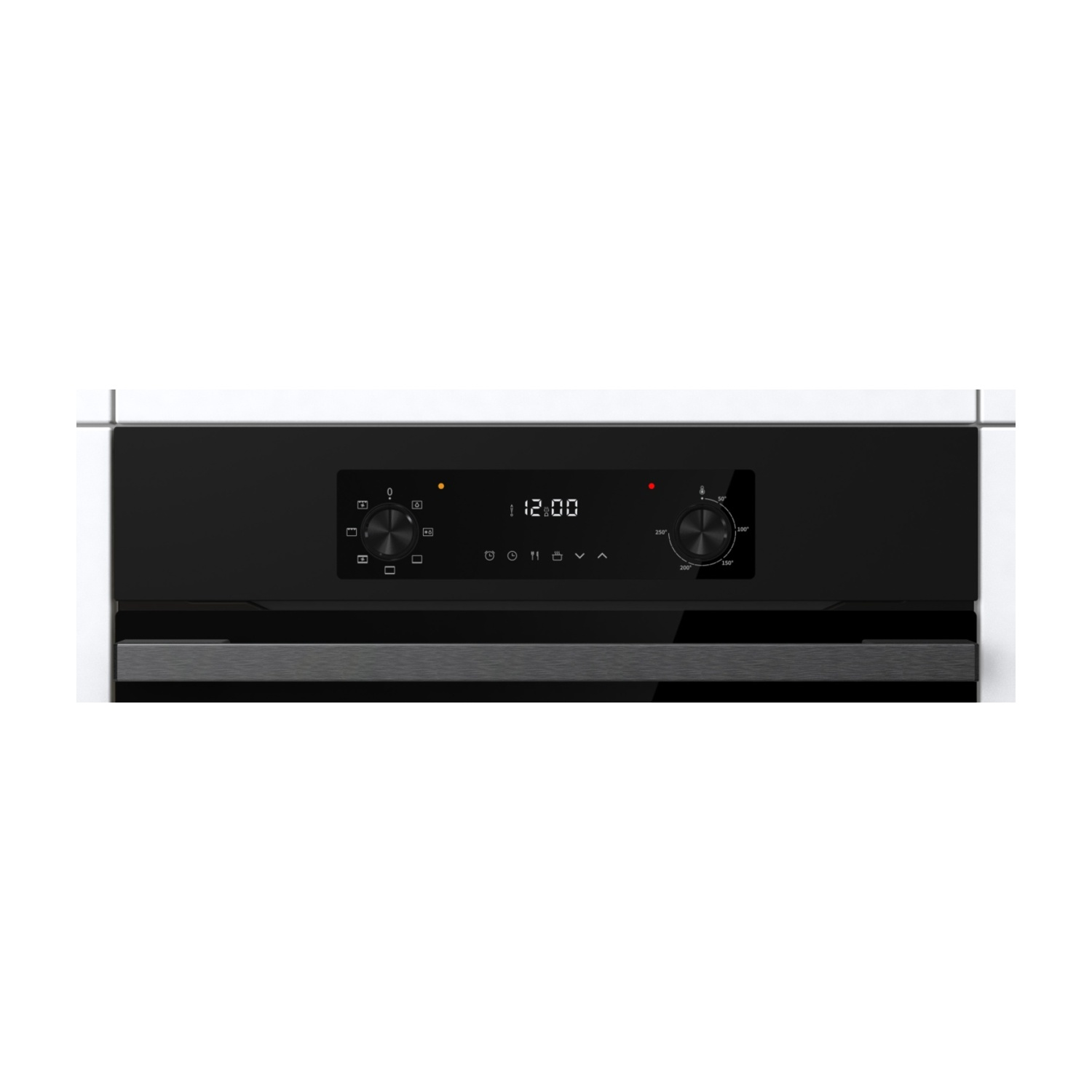 Primo piano del pannello di controllo di un forno con display digitale dell'ora e manopole.