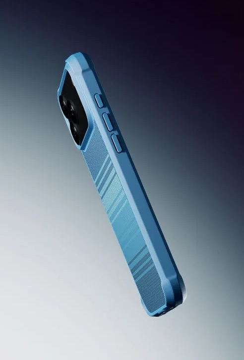 Jasnoniebieska obudowa telefonu w paski na ciemnym tle.