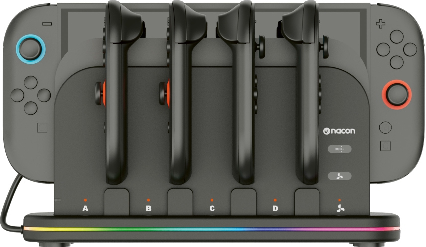 Ein schwarzes Ladegerät für vier Controller mit RGB-Beleuchtung am Sockel.